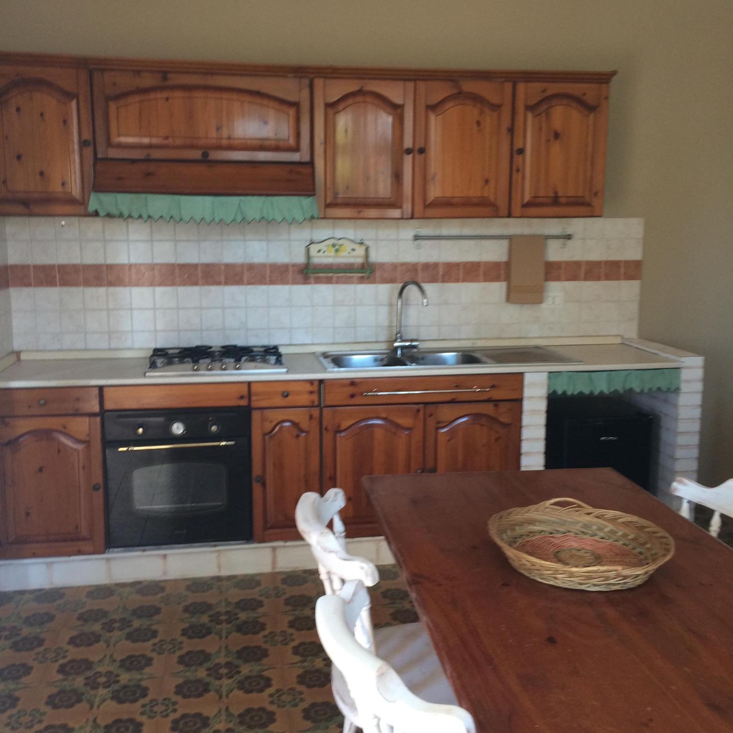Villa L'Ottagono con cucina parcheggio privato telecamerizzato e wifi view 4