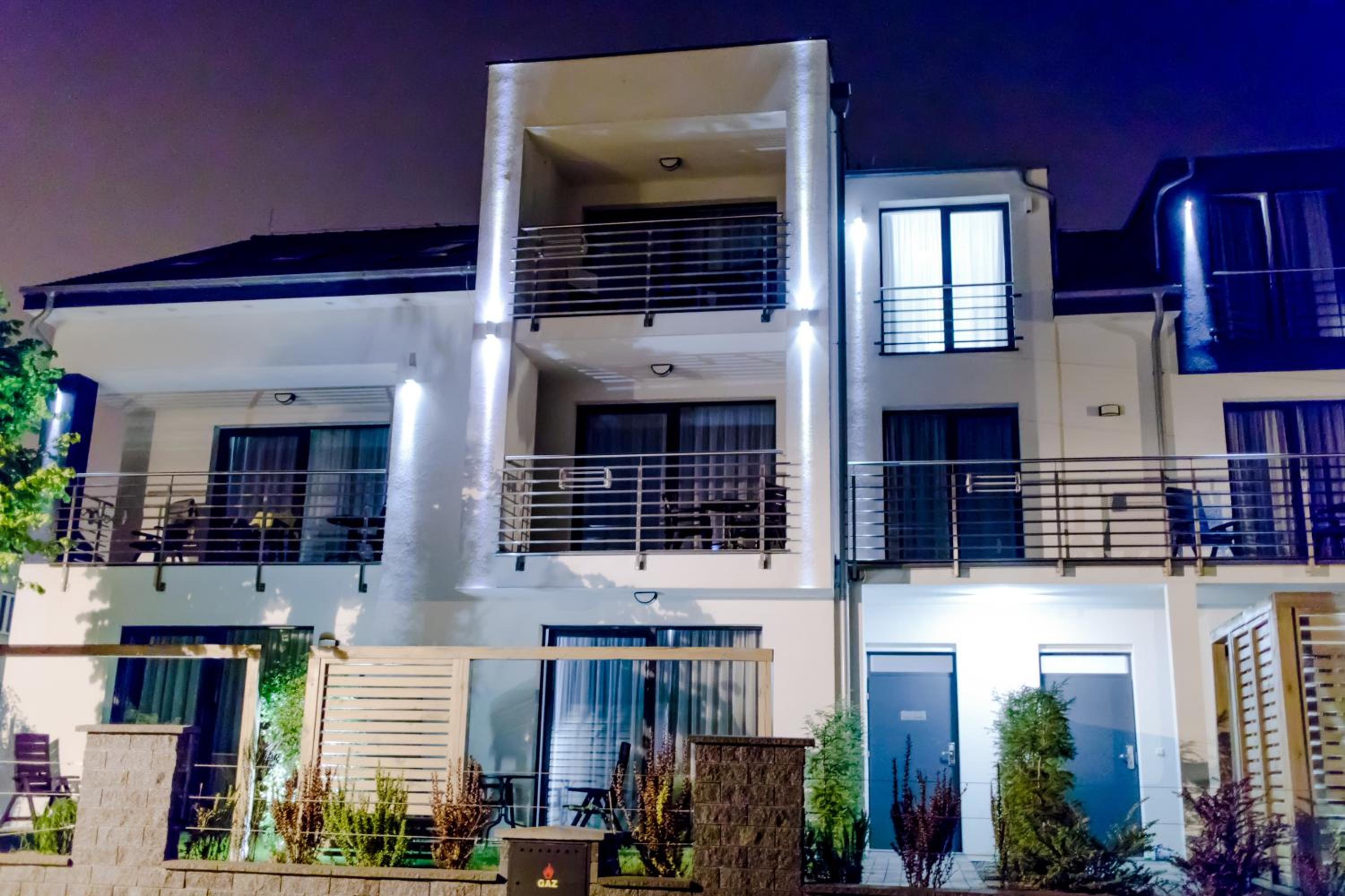 Apartamenty Villa Baltica Rewal - jacuzzi na dachu, wi-fi, parking w cenie