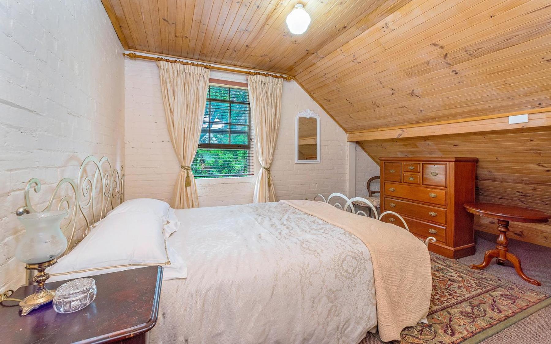 Eliza 1875 Red Brick Duplex Townhouse view 5
