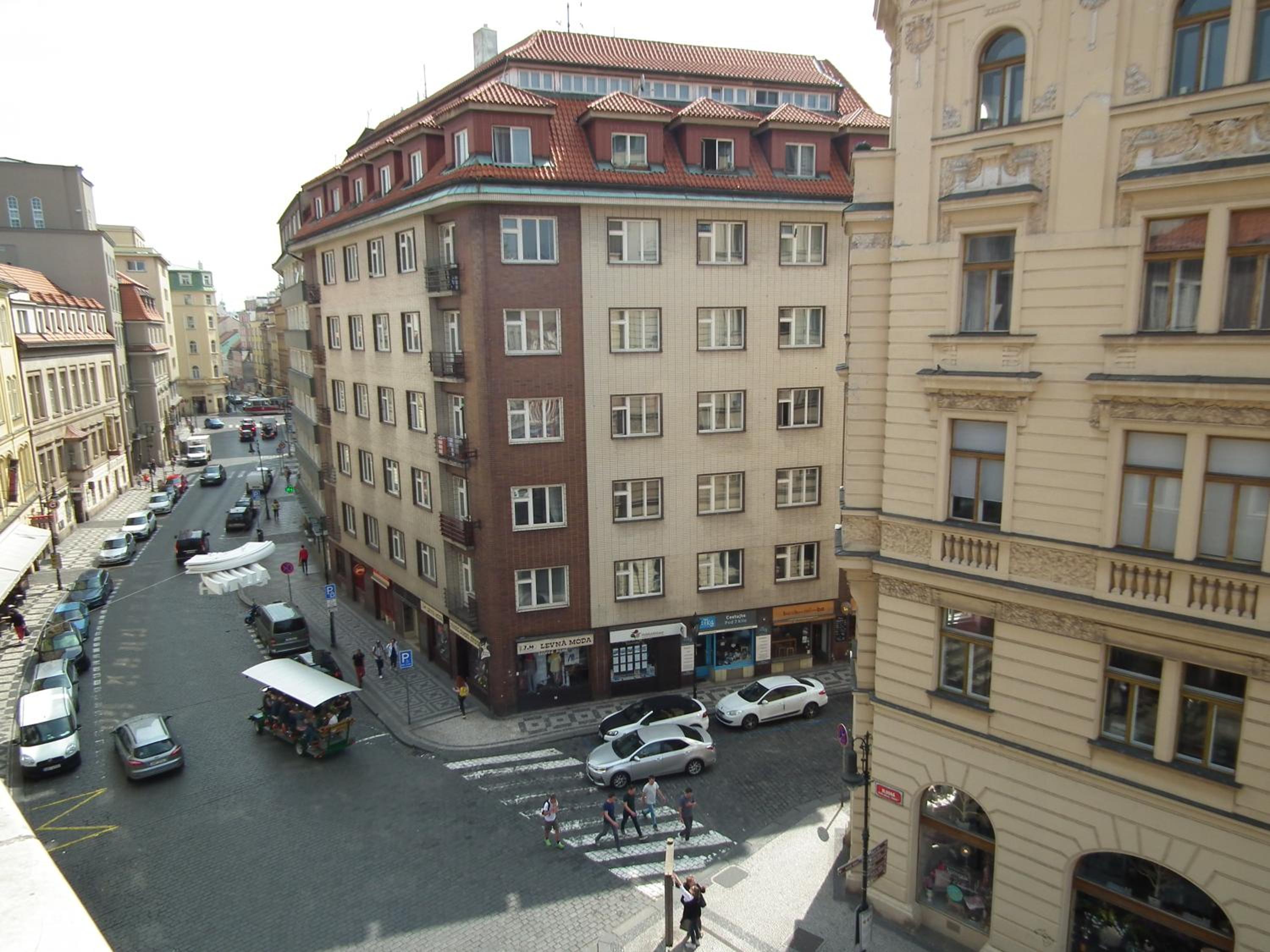 Old Town spacious apartment