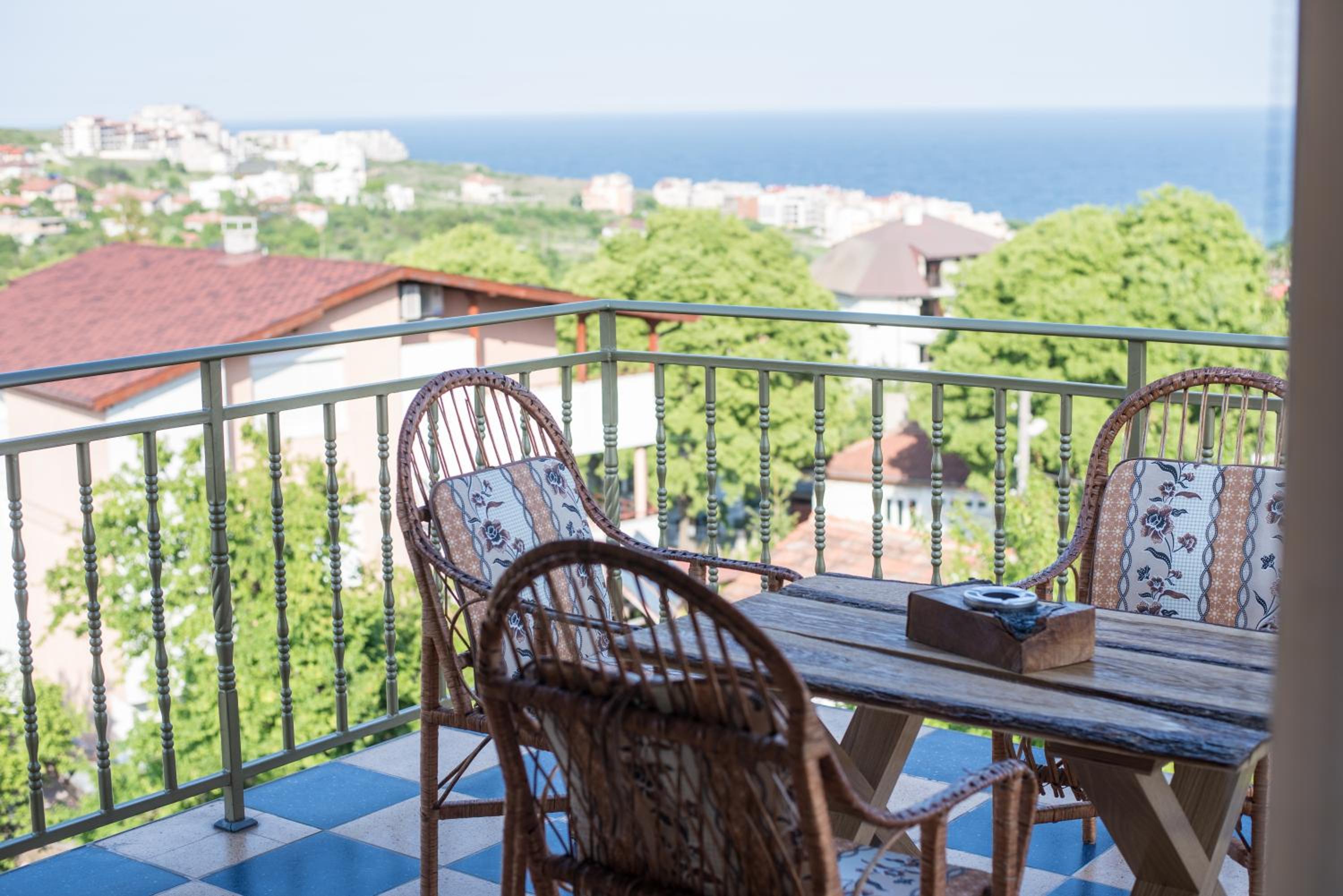 Eleonor Guest House