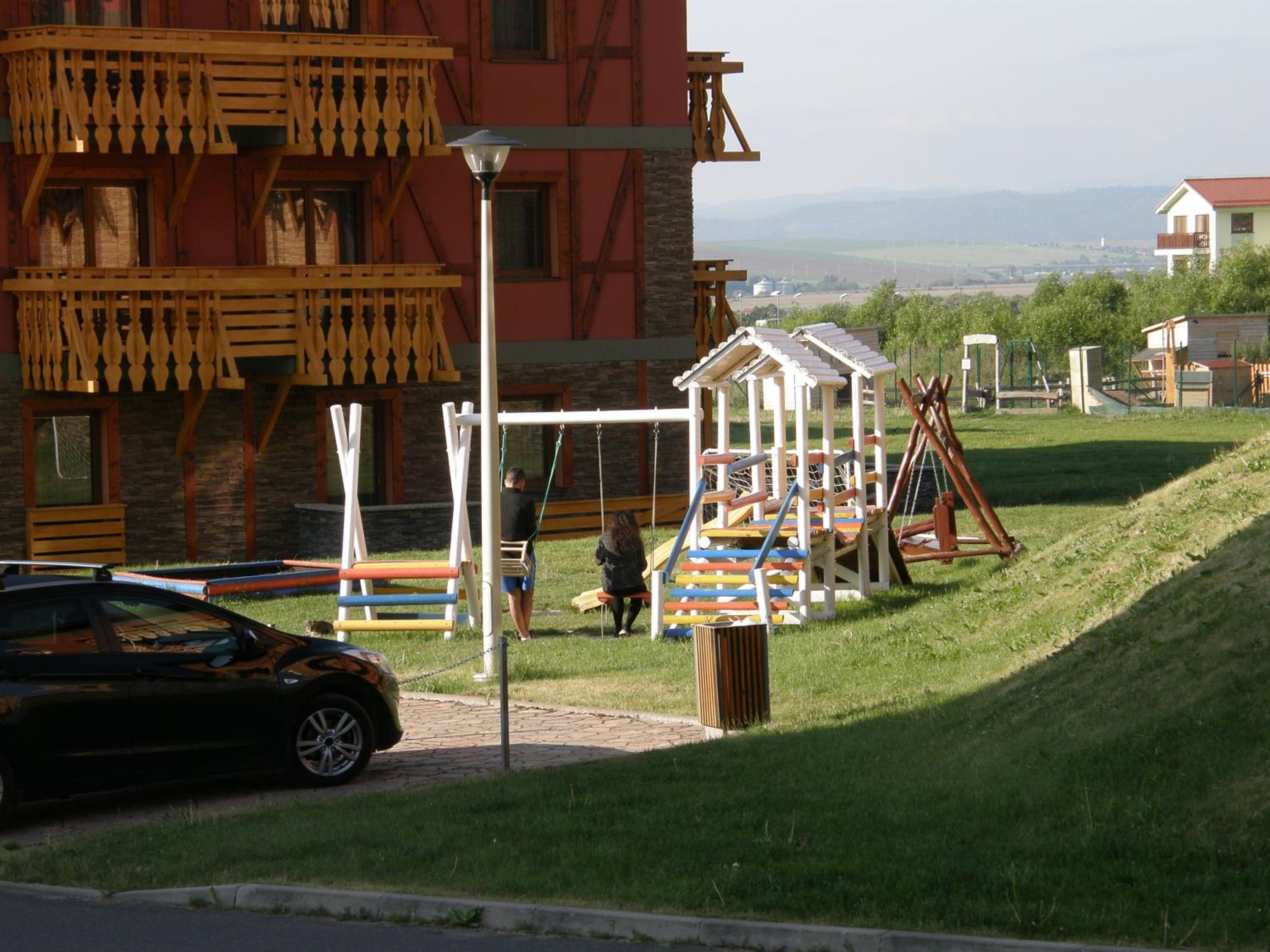 Photo 12