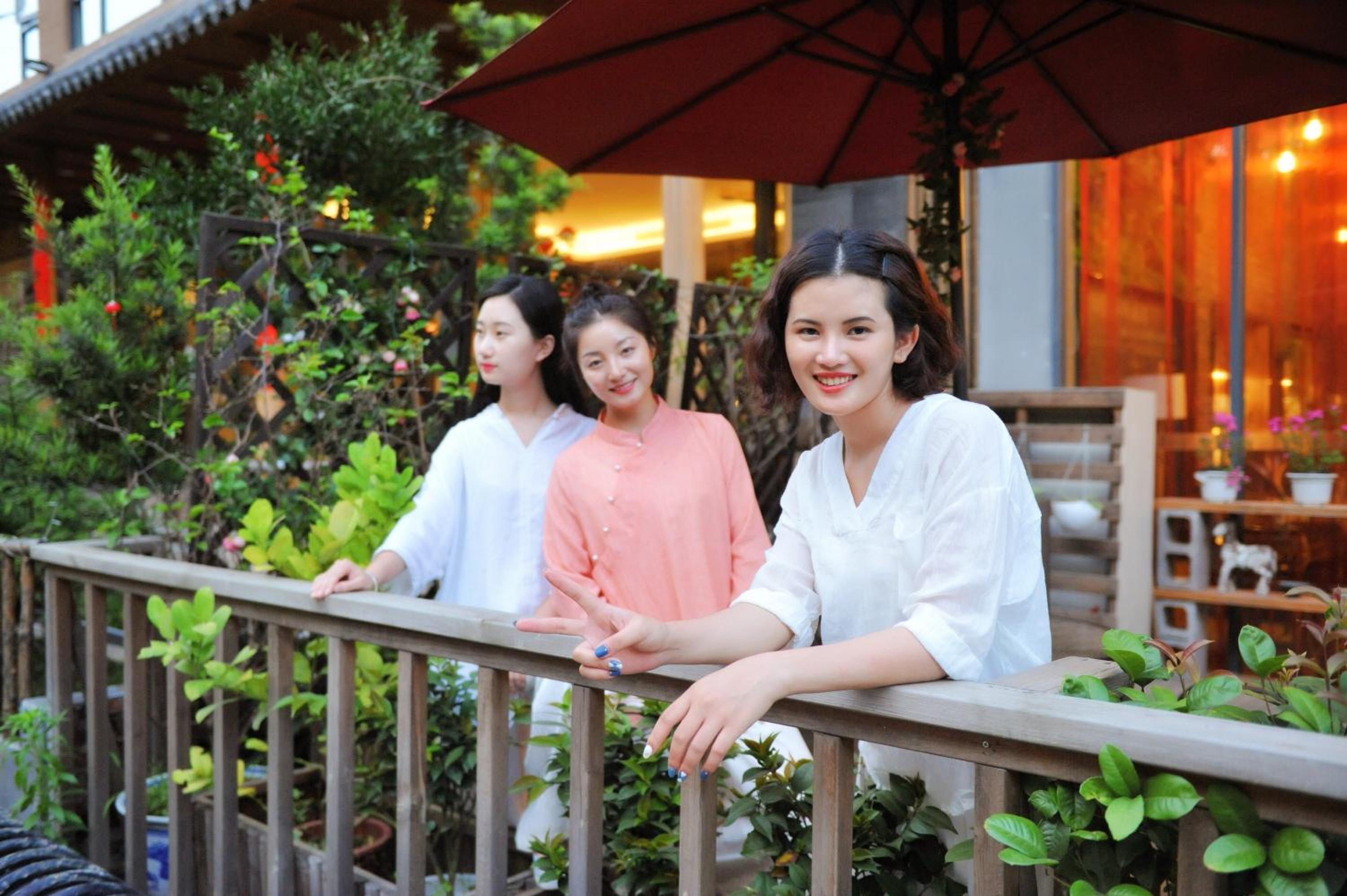 Ancient Street No.5 Youth Chic Hotel