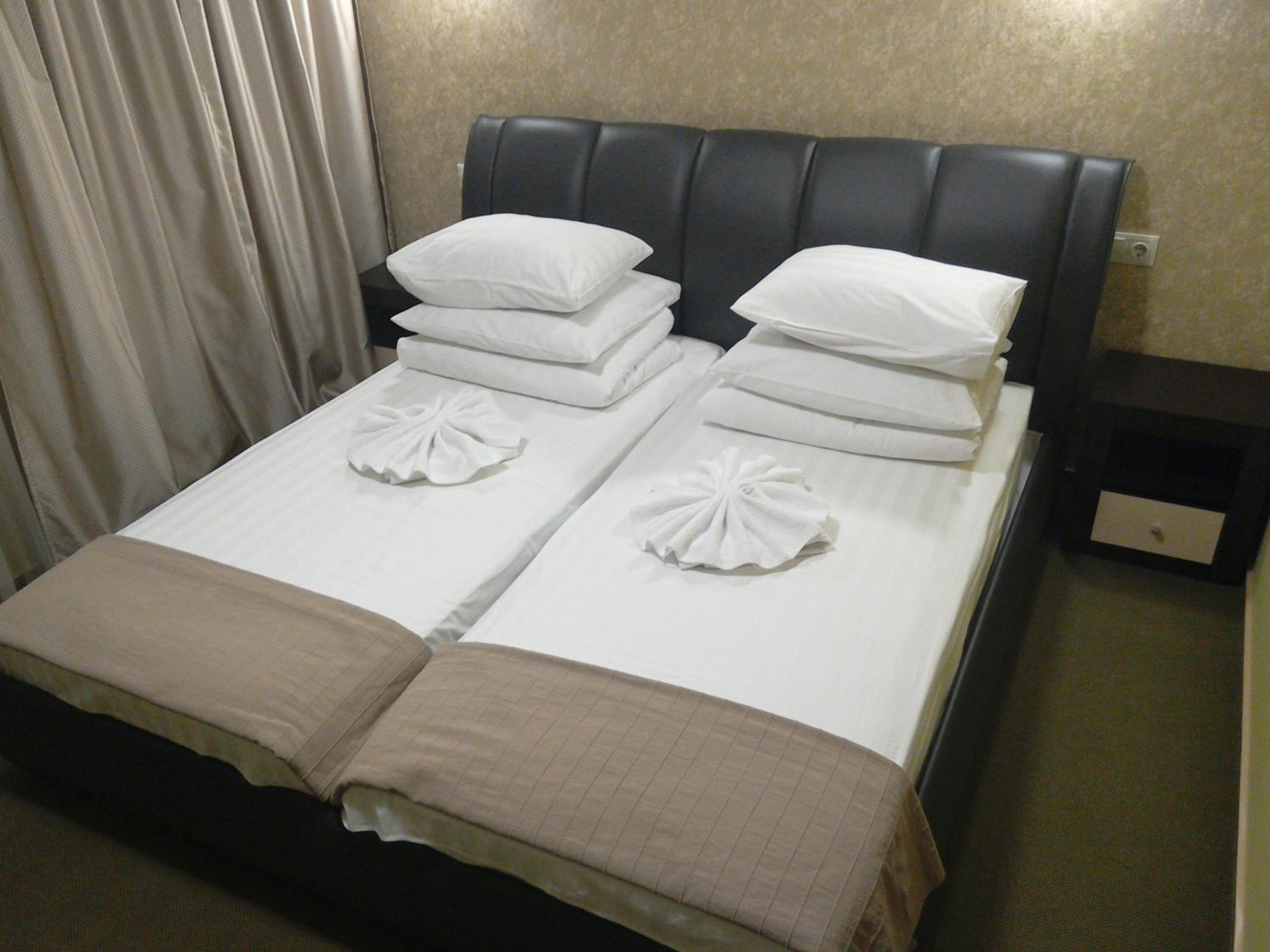 Guest House at Lesya Ukrainka view 4