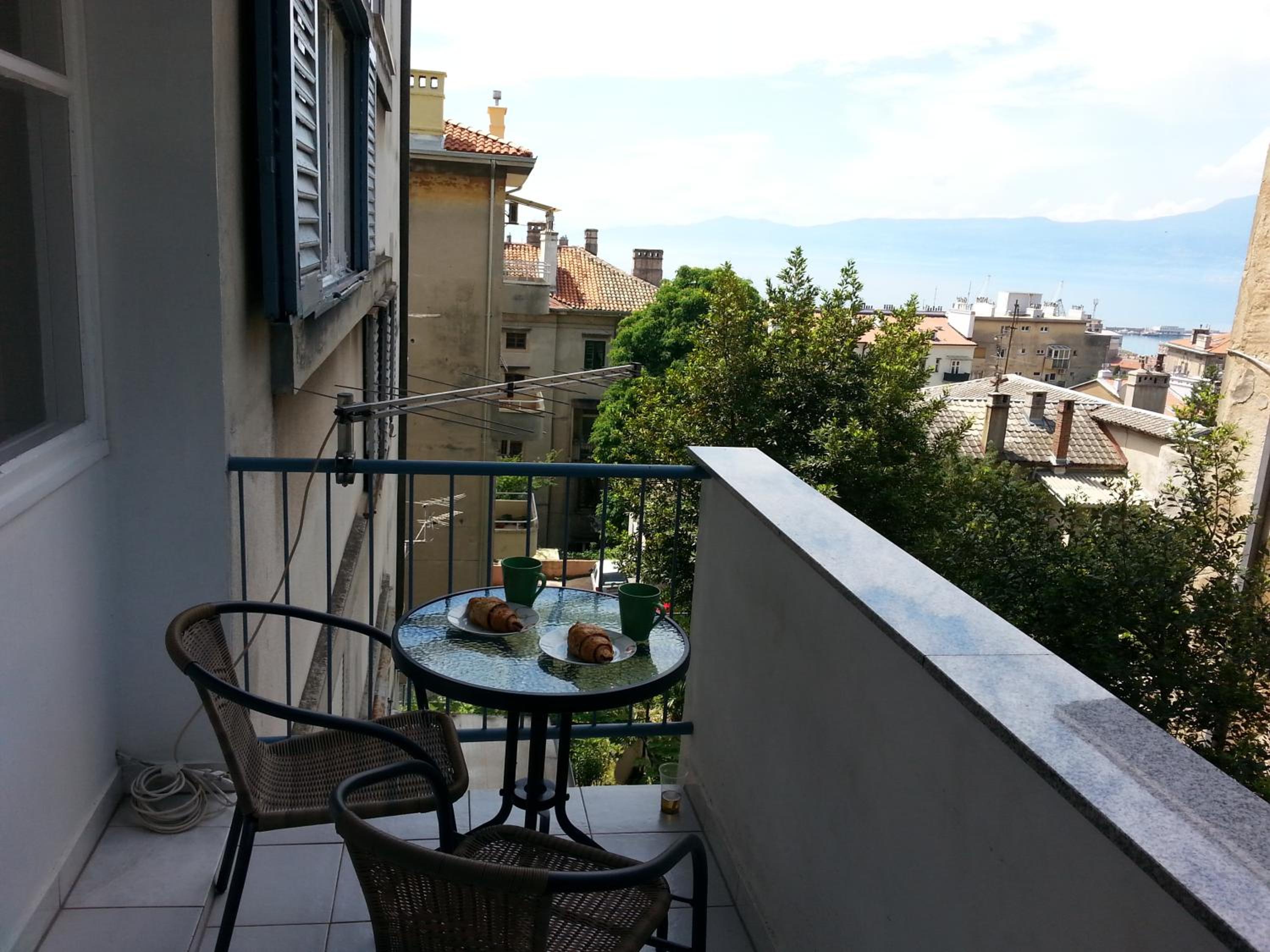 Amarena Apartment