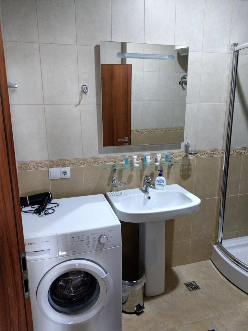 Apartment on Rustaveli 17 view 4
