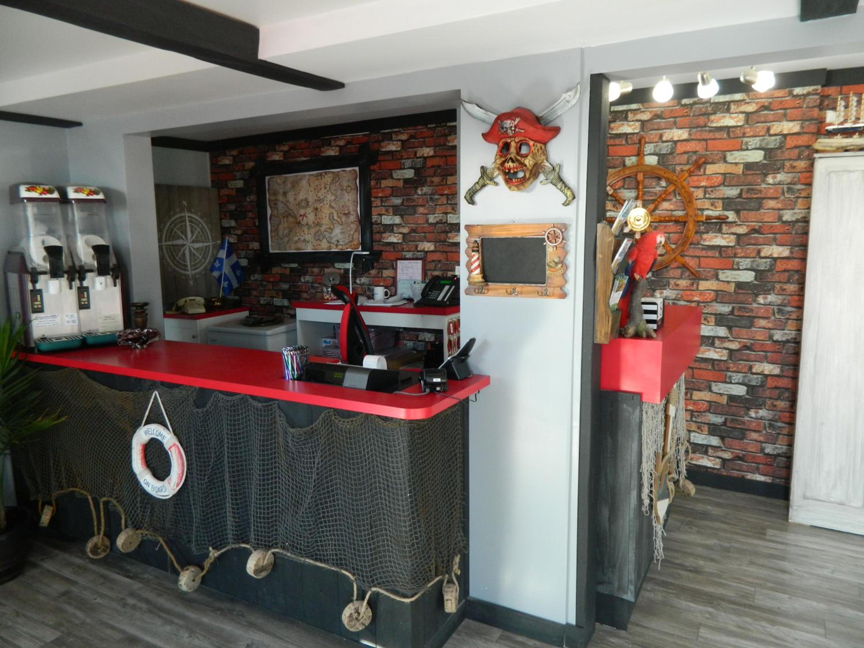Le Pirate Motel et Camping