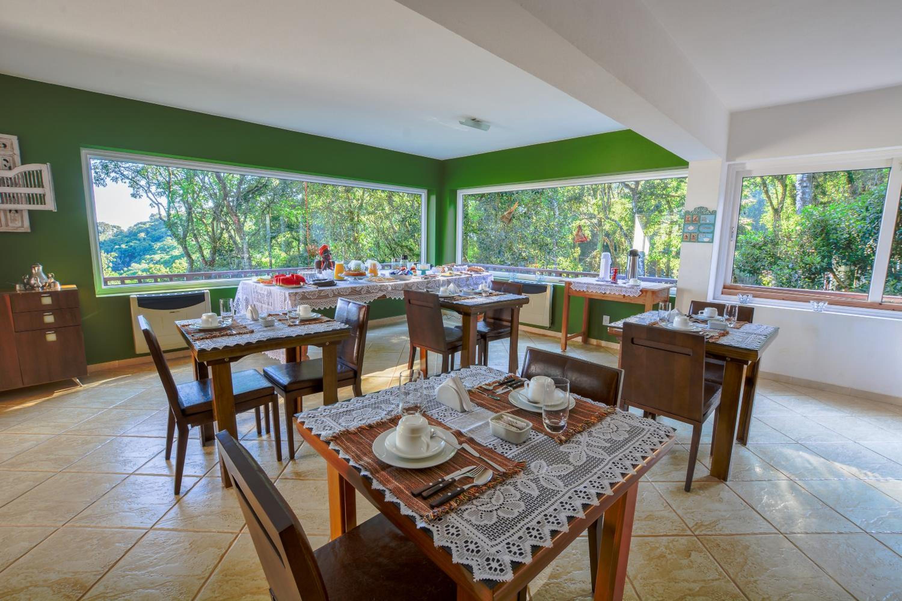 La Réserve Suites