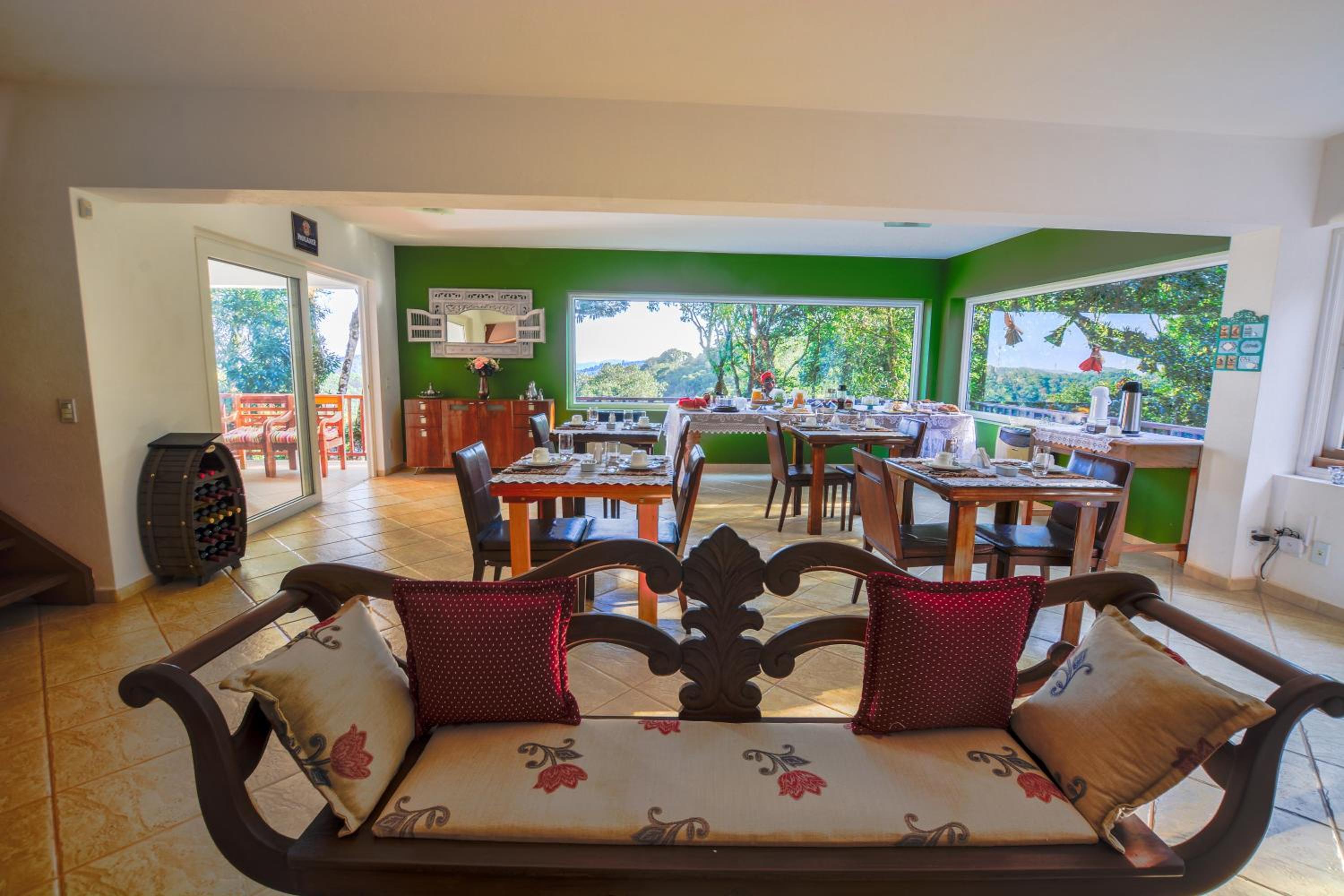 La Réserve Suites