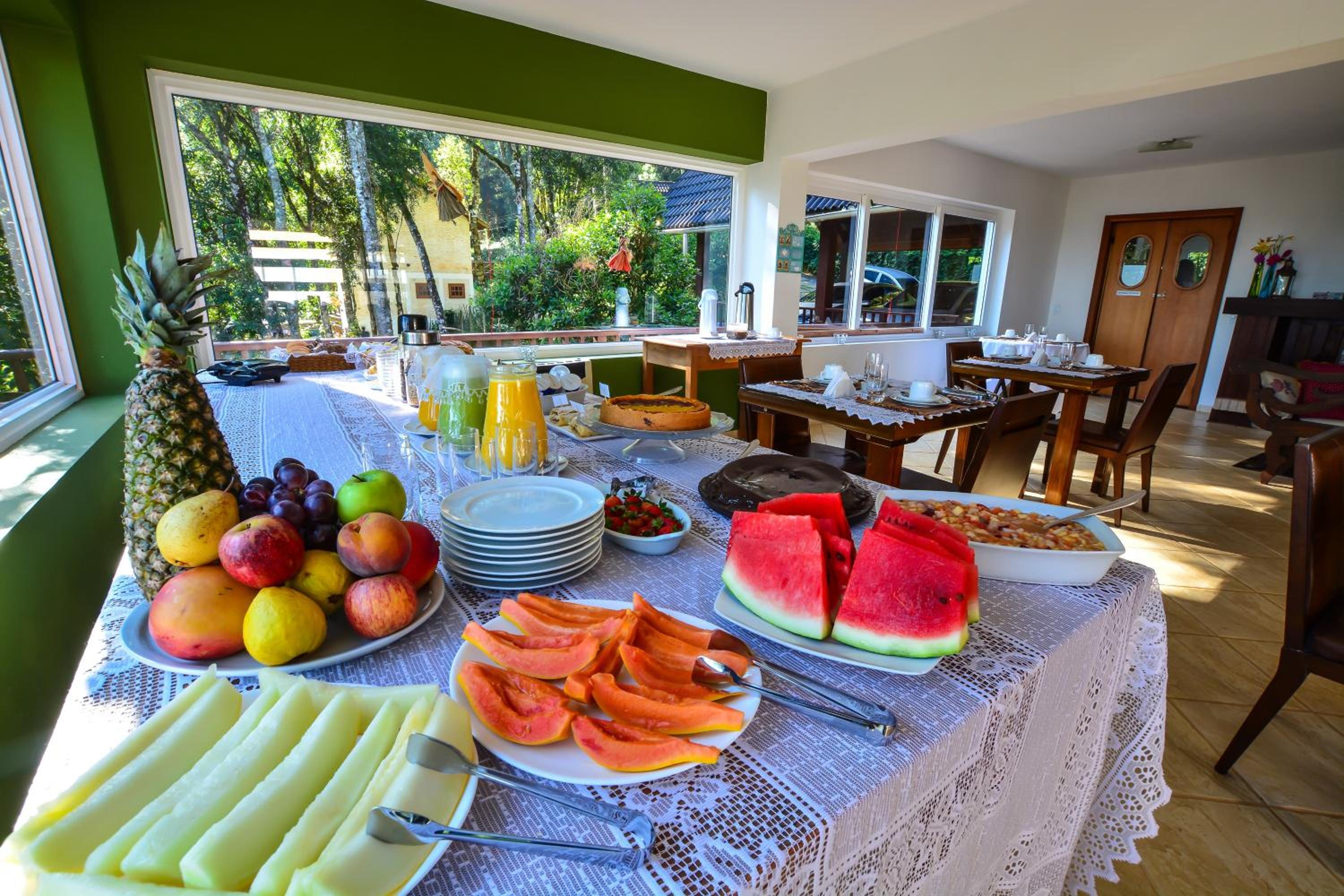 La Réserve Suites