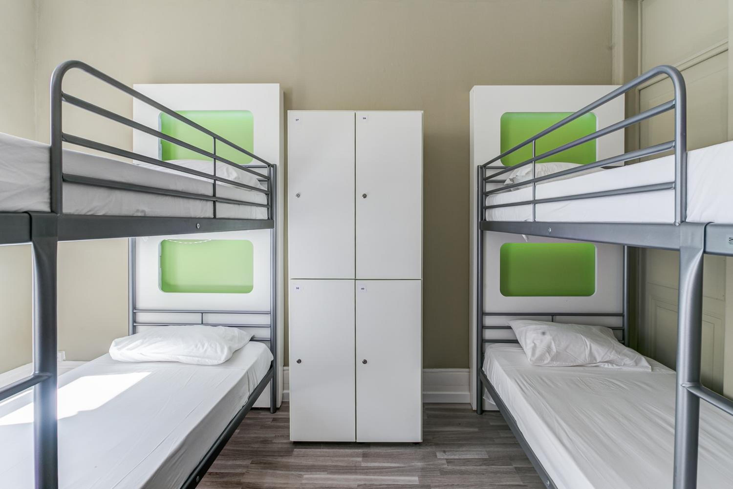 Hostel Seven Hills