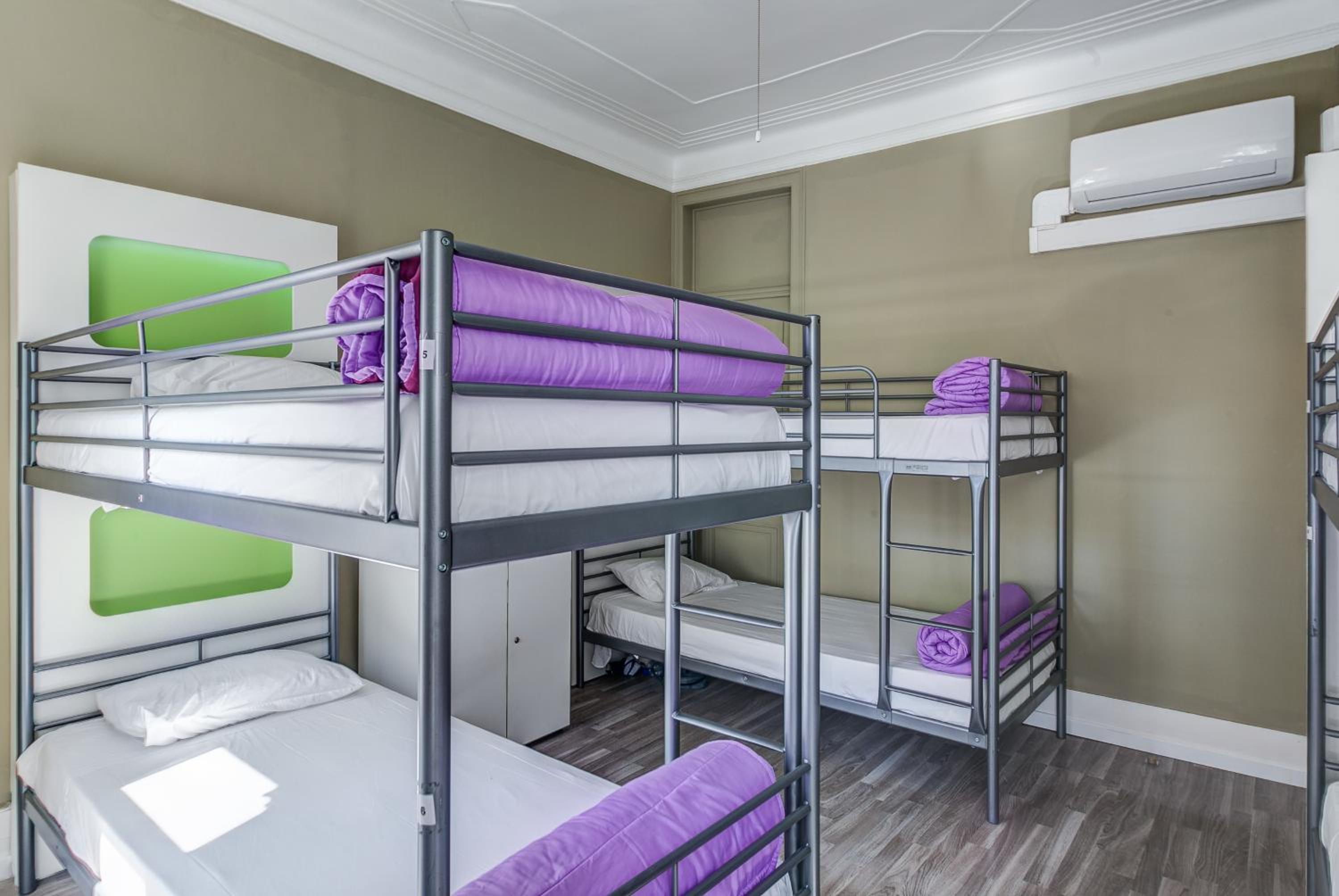 Hostel Seven Hills