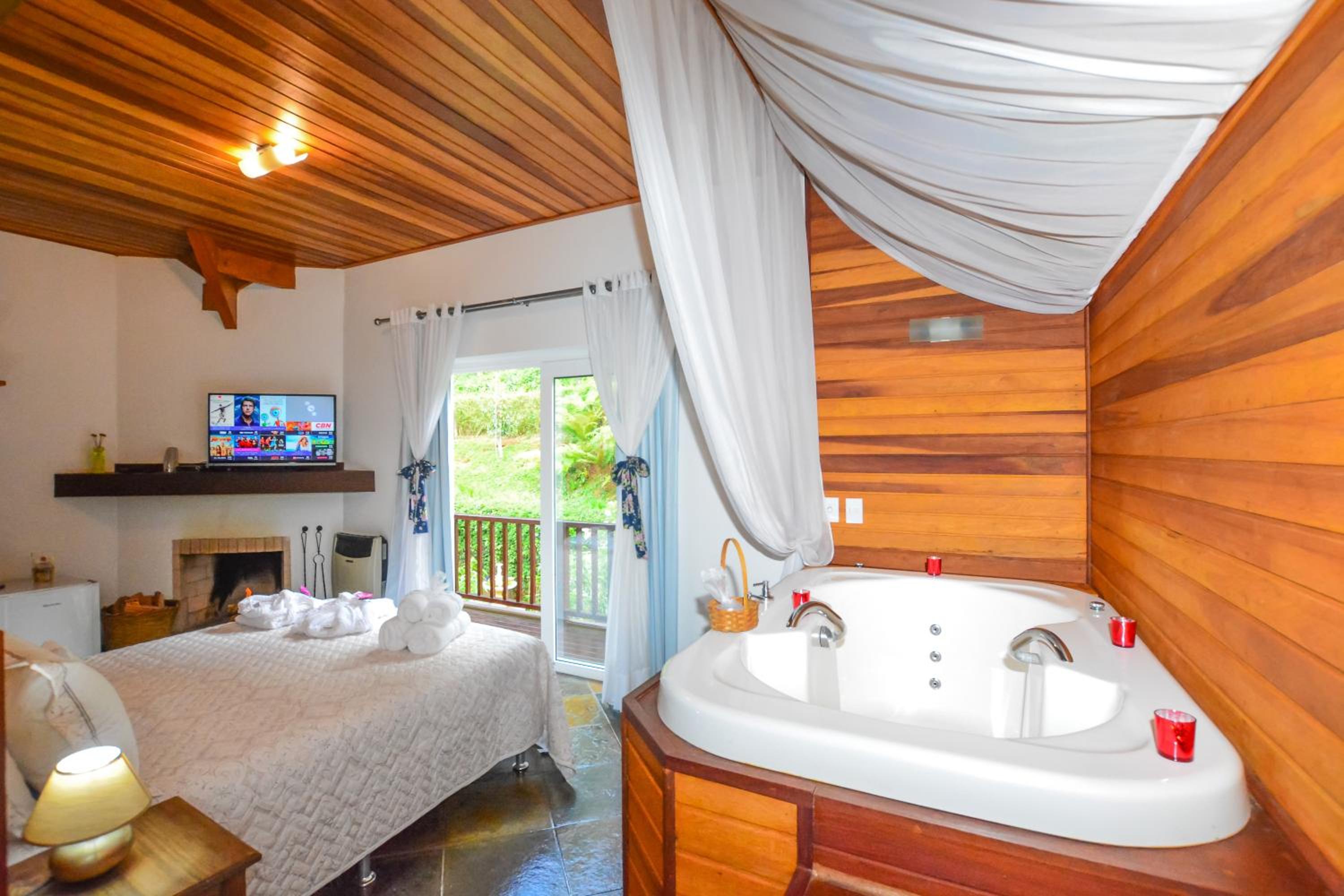 La Réserve Suites