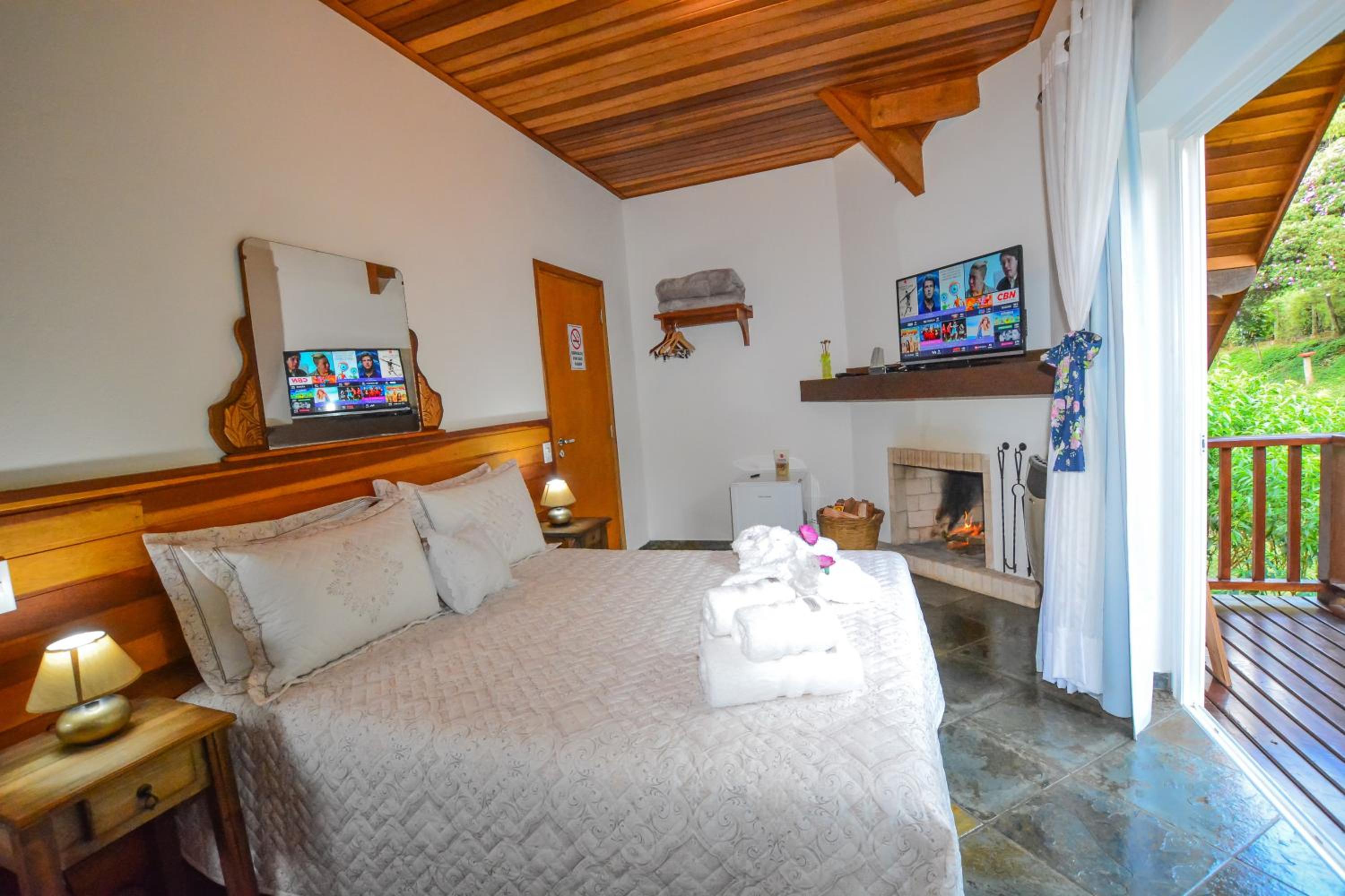 La Réserve Suites