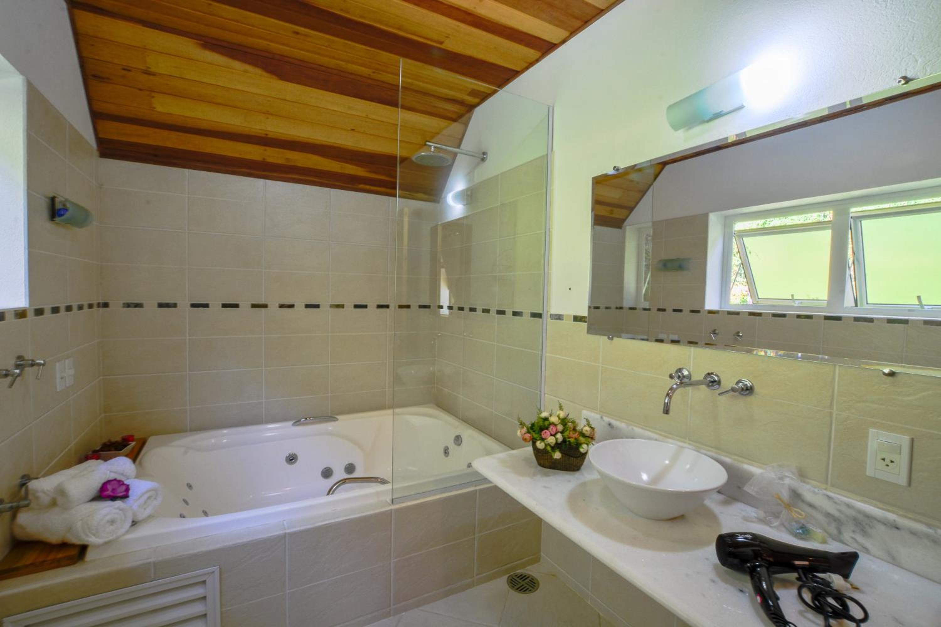 La Réserve Suites