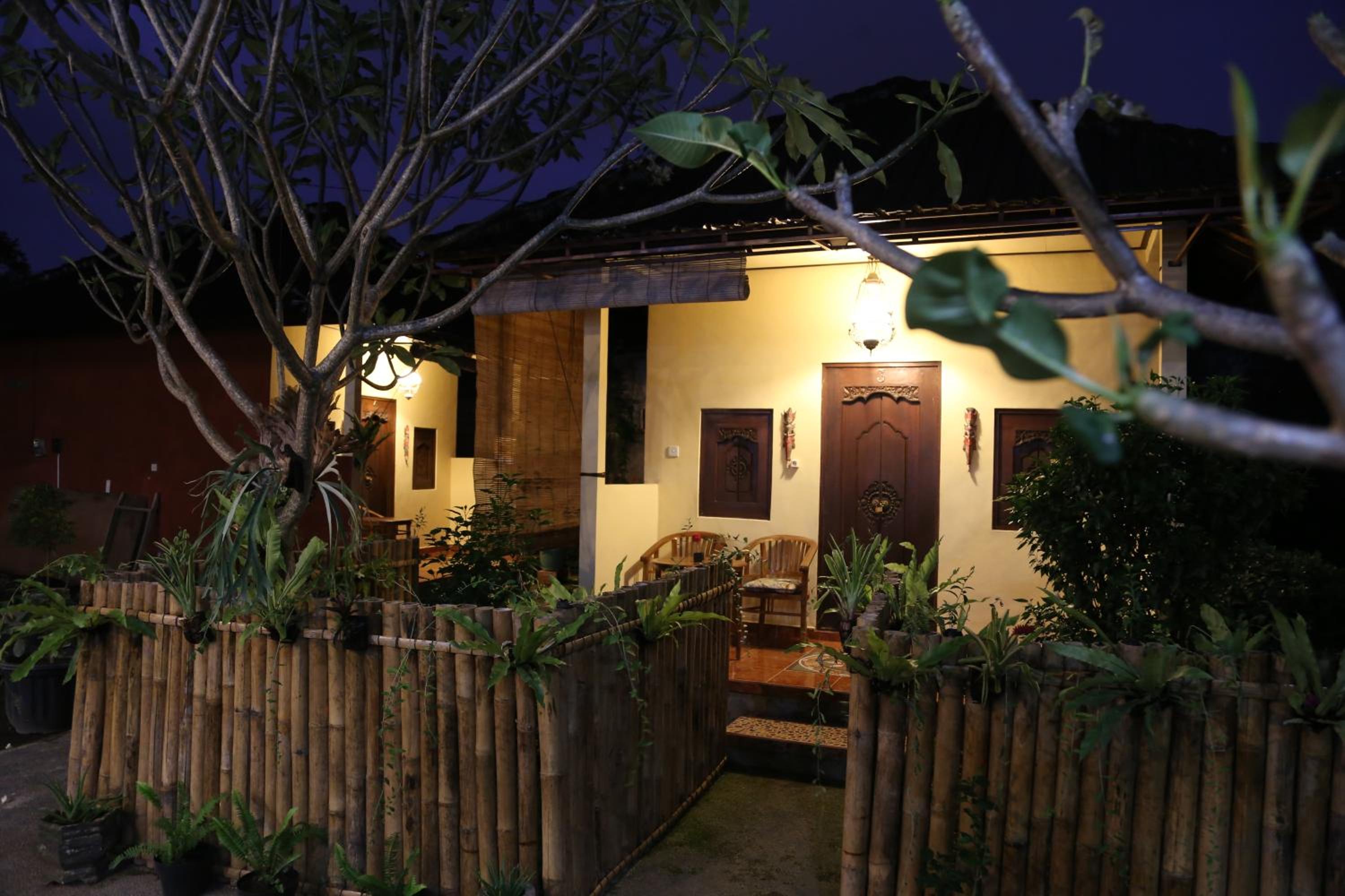 Ayye Bungalows