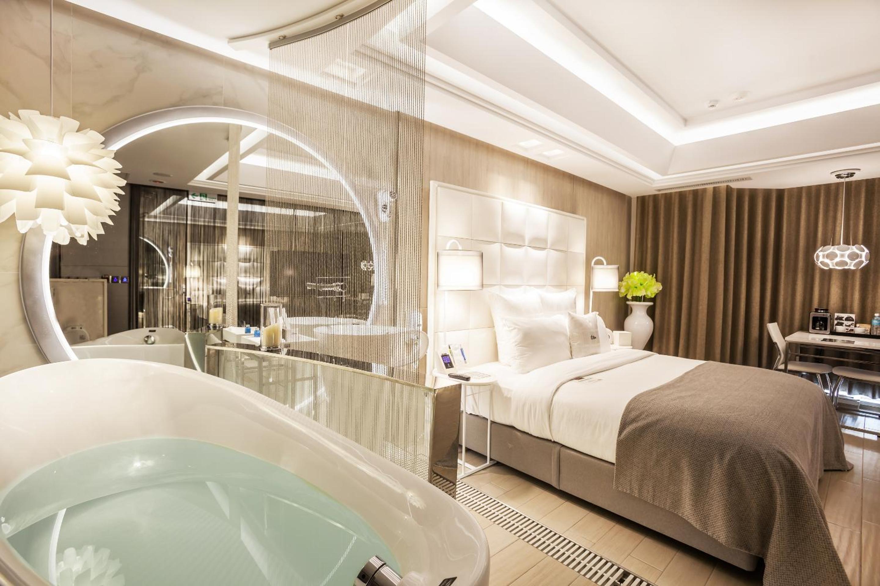 Six Star Motel-Taoyuan