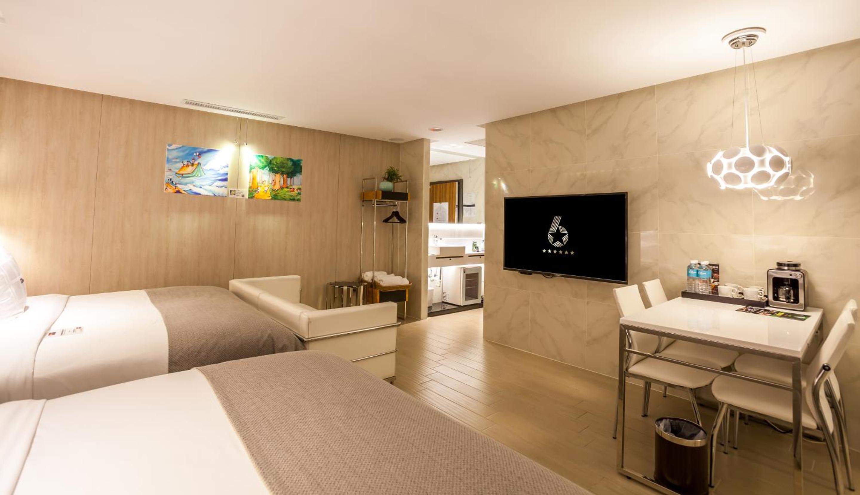 Six Star Motel-Taoyuan