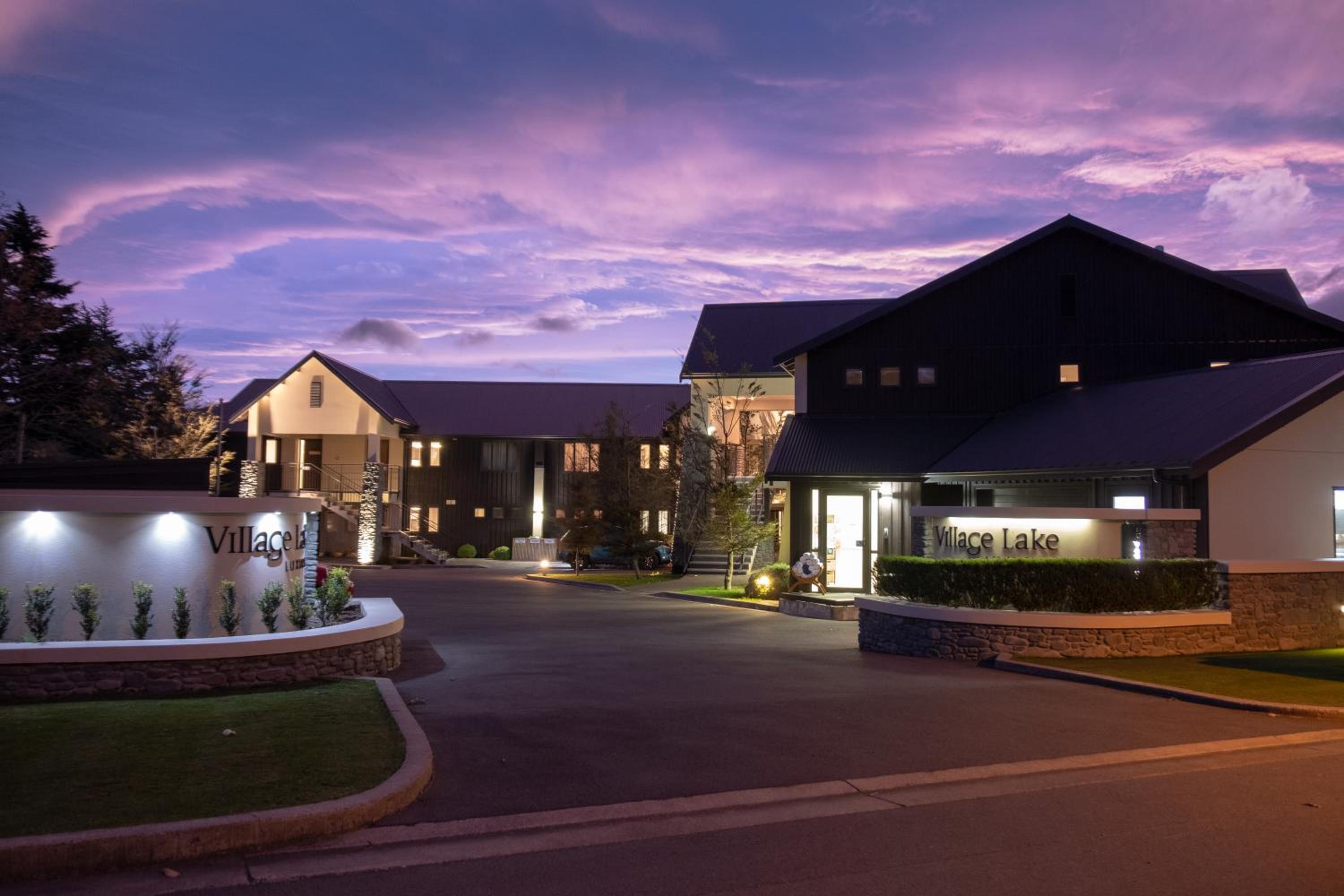 Hotel Village Lake Apartments - Image 1