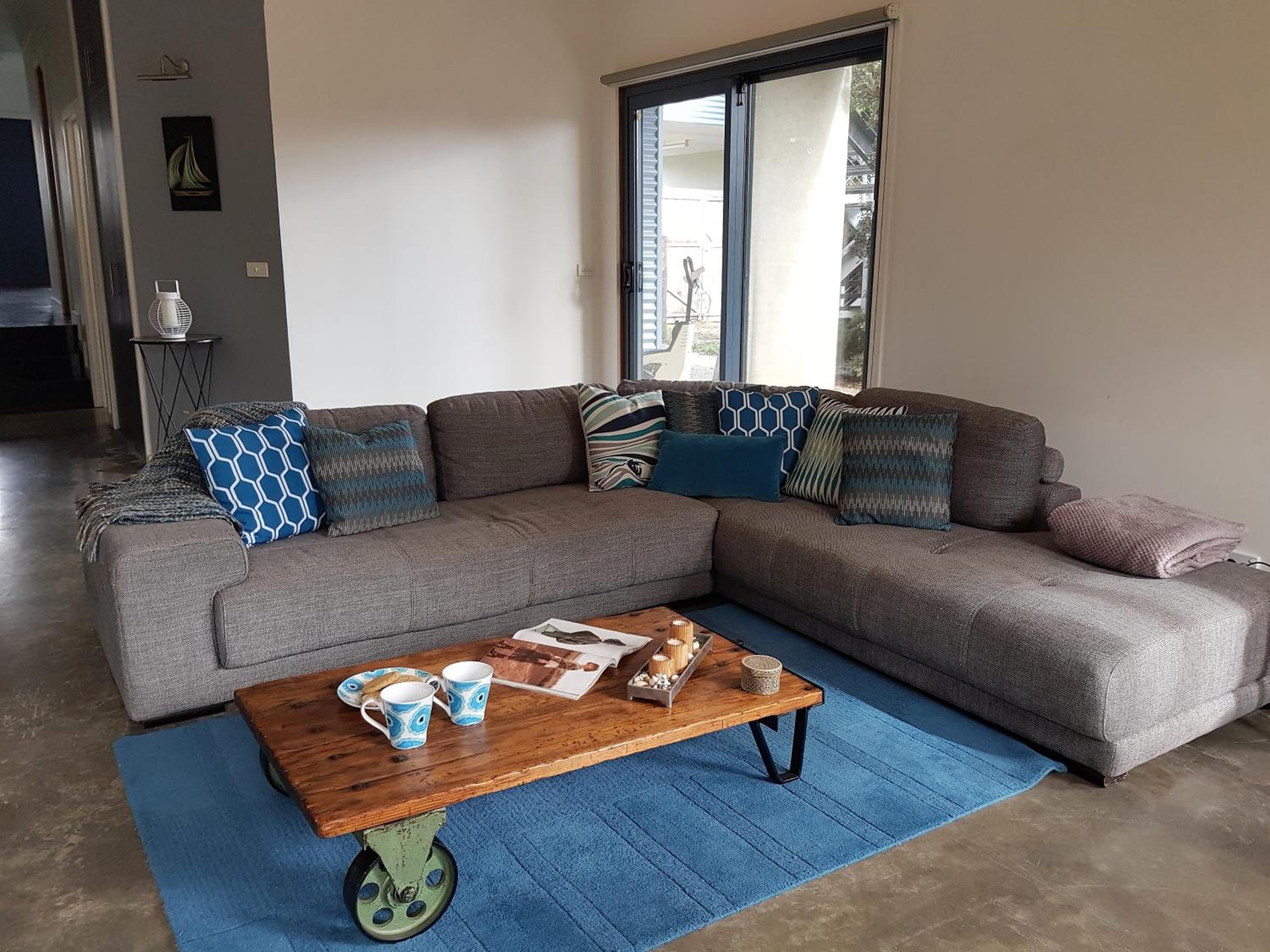 Bay Breeze Beach Holiday Home