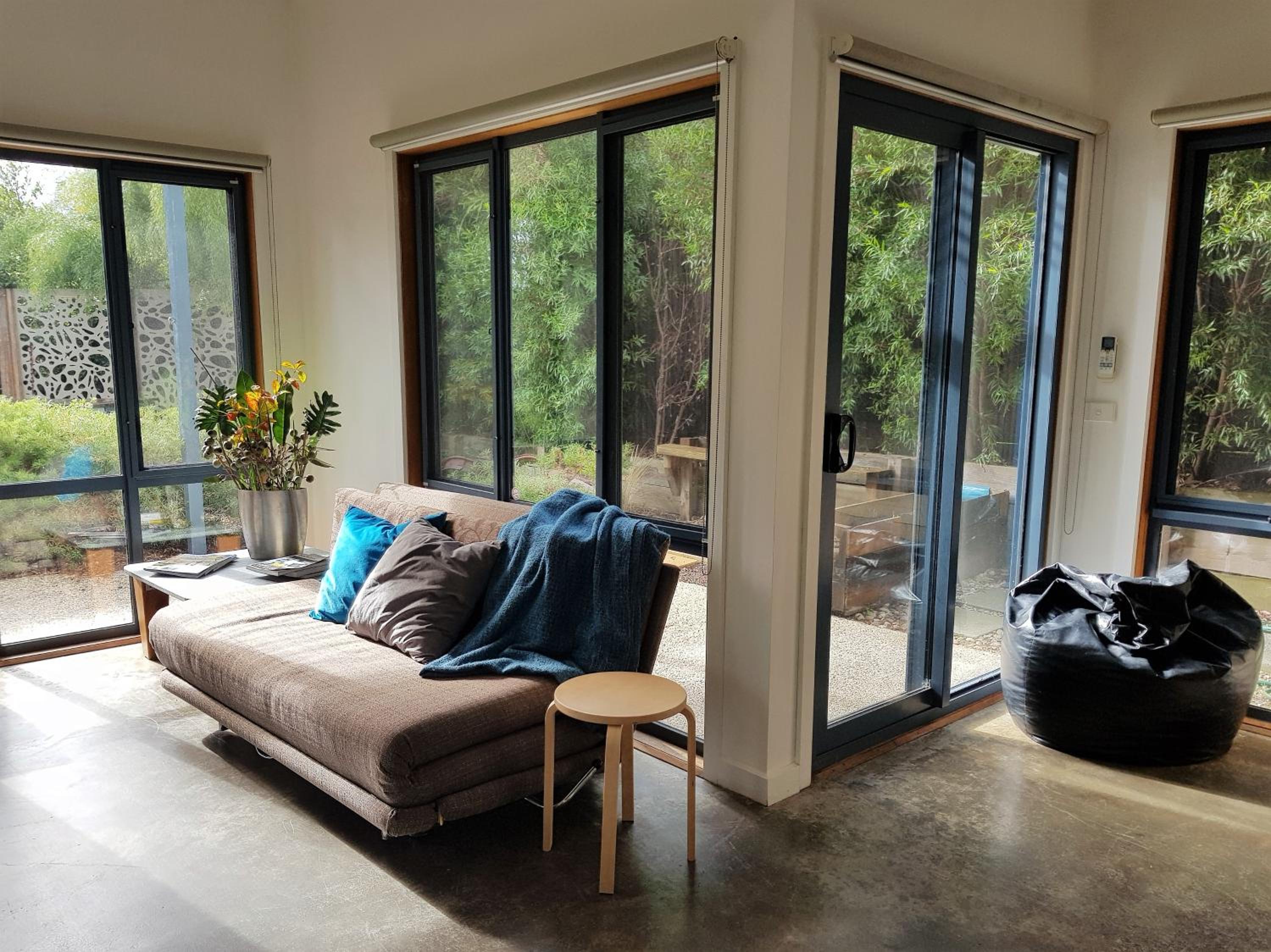 Bay Breeze Beach Holiday Home