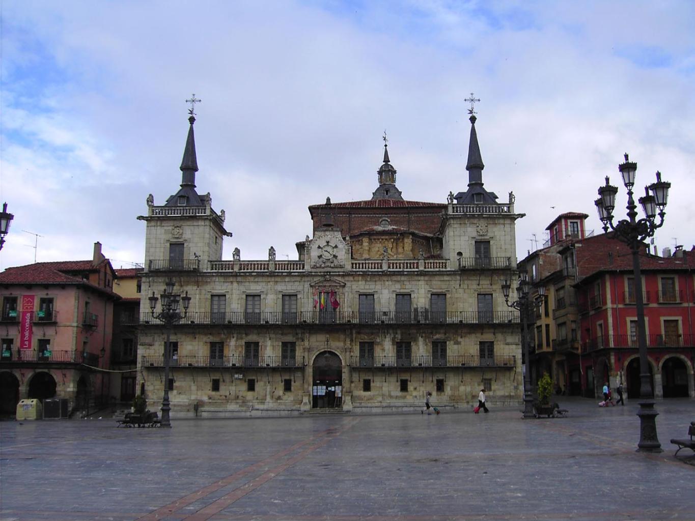 Entrevias Lodging - con Garaje y WIFI