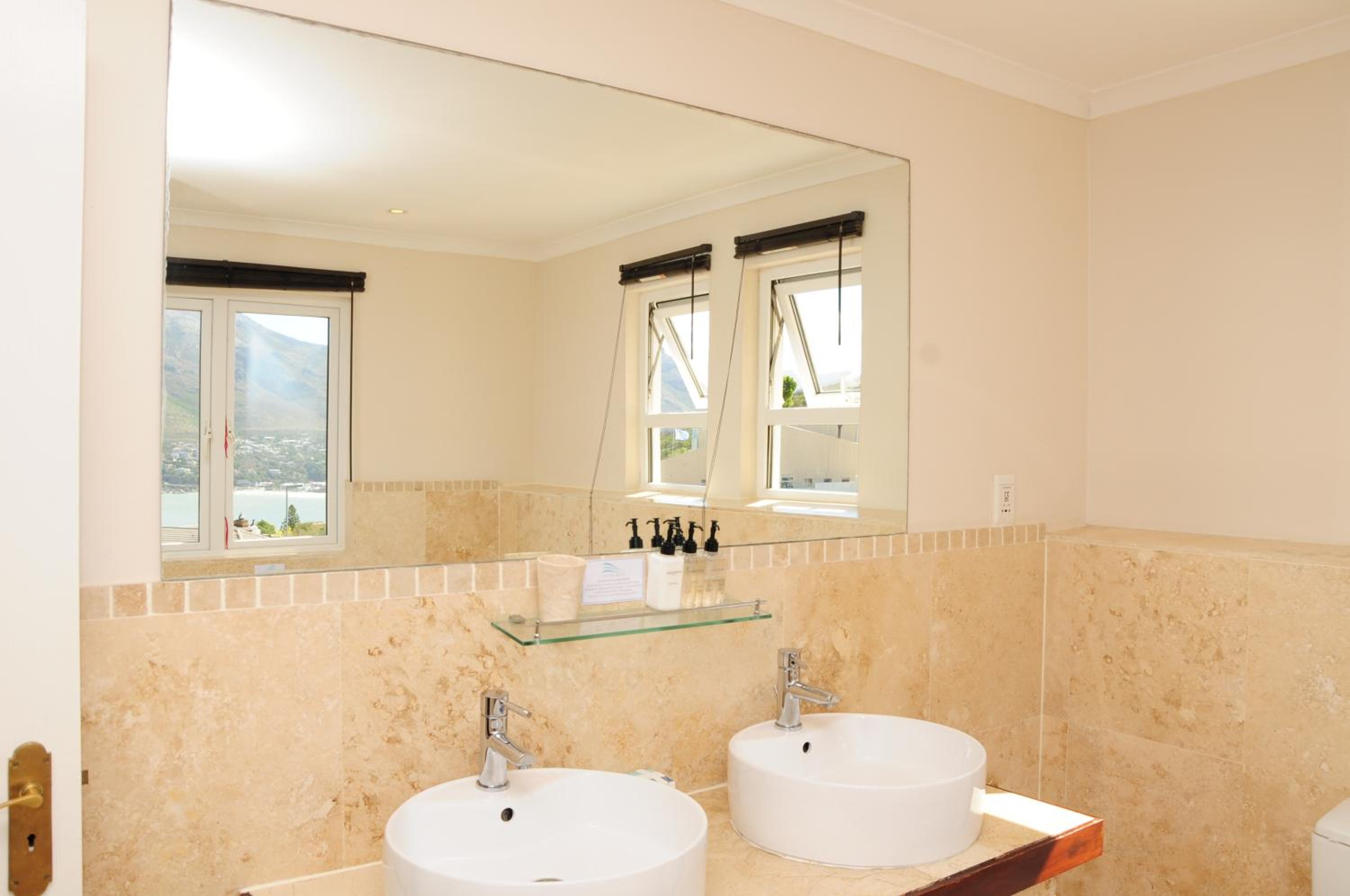 Hout Bay Breeze Guest House
