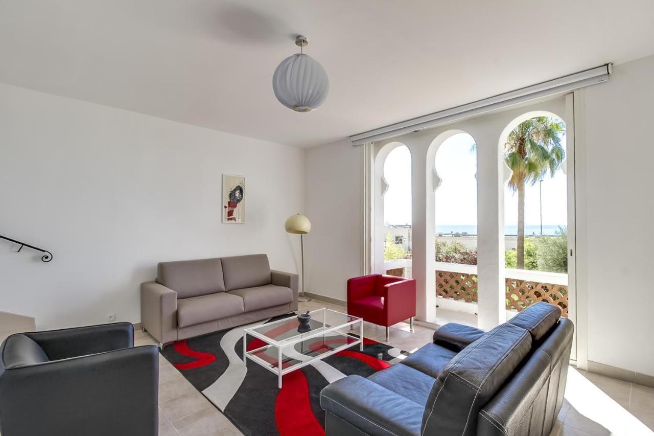 Holiday Home with beautiful Sea View view 4