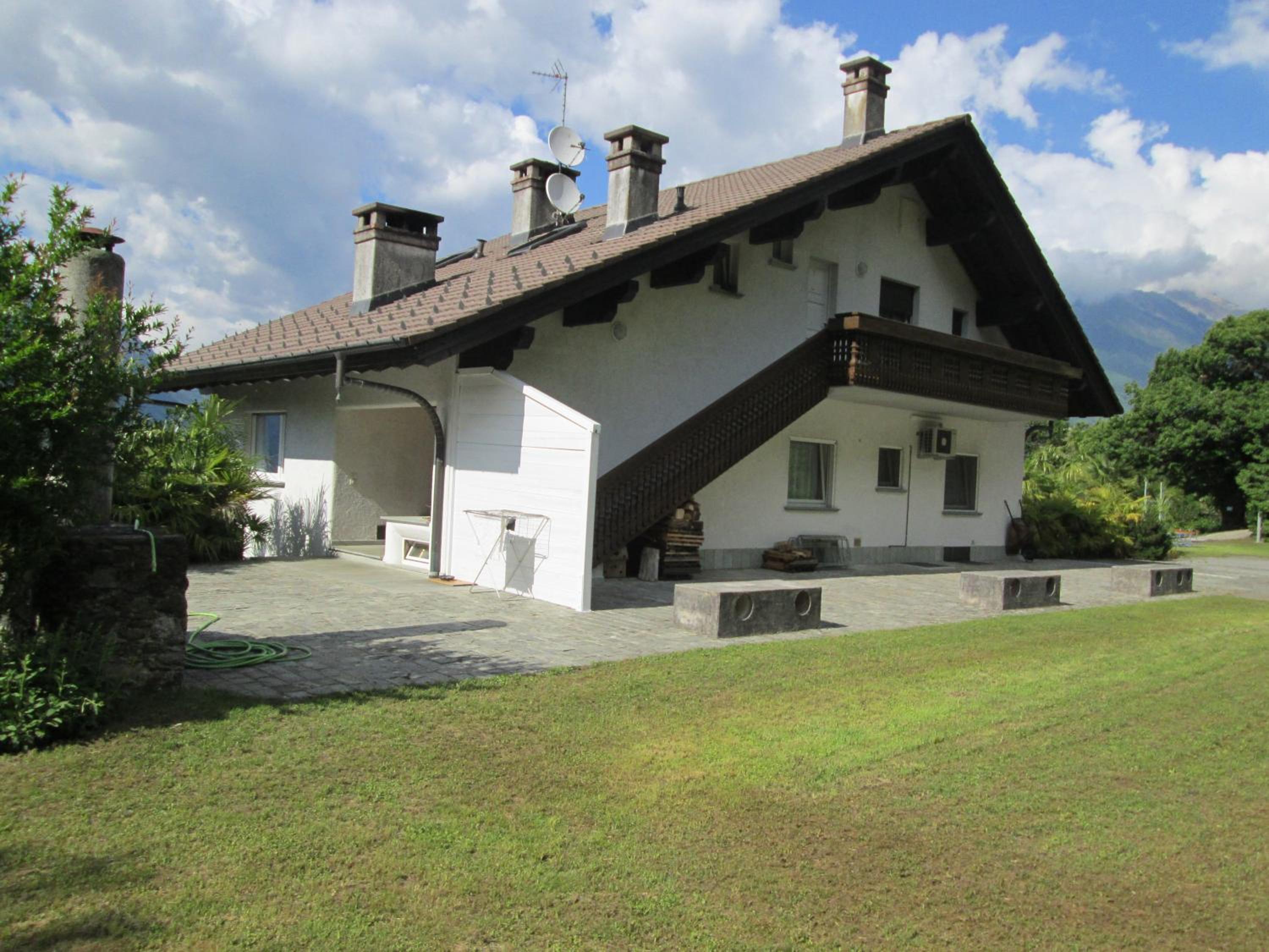 Villa Carlo view 3