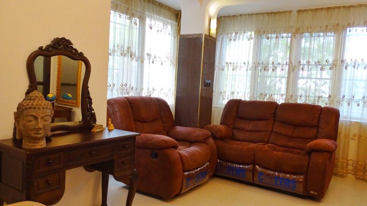 Apartment Kafedral view 4
