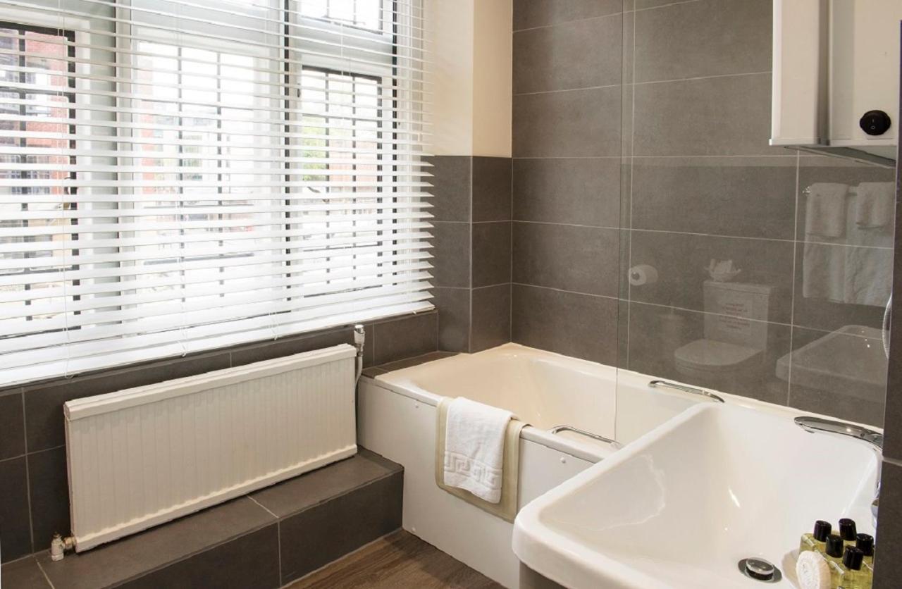 Oxford Vacations - Royal Oxford Hotel - Property Image 3
