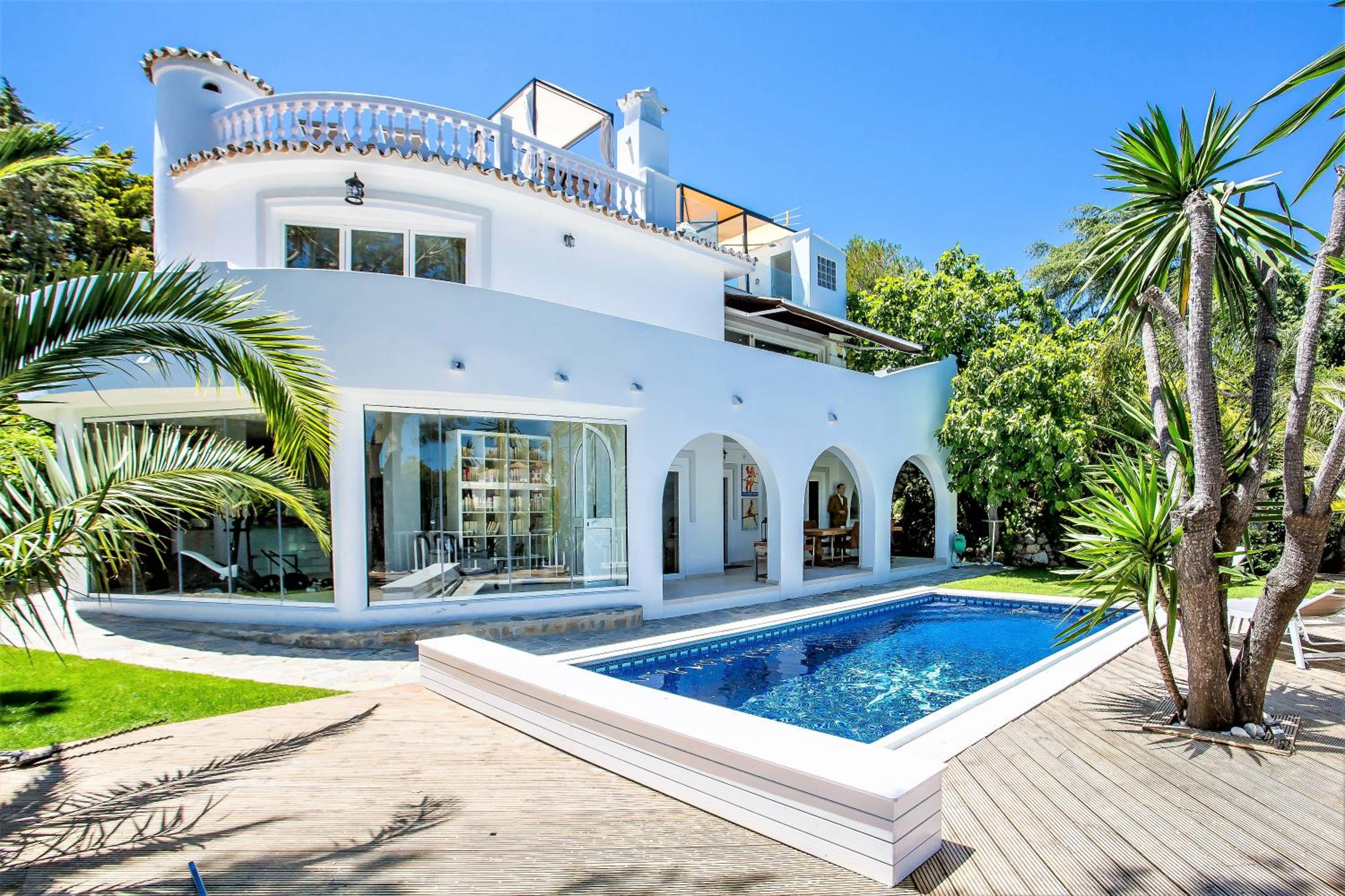 Marbella Vacations - Luxury Villa with swimming pool and Jacuzzi - Property Image 32