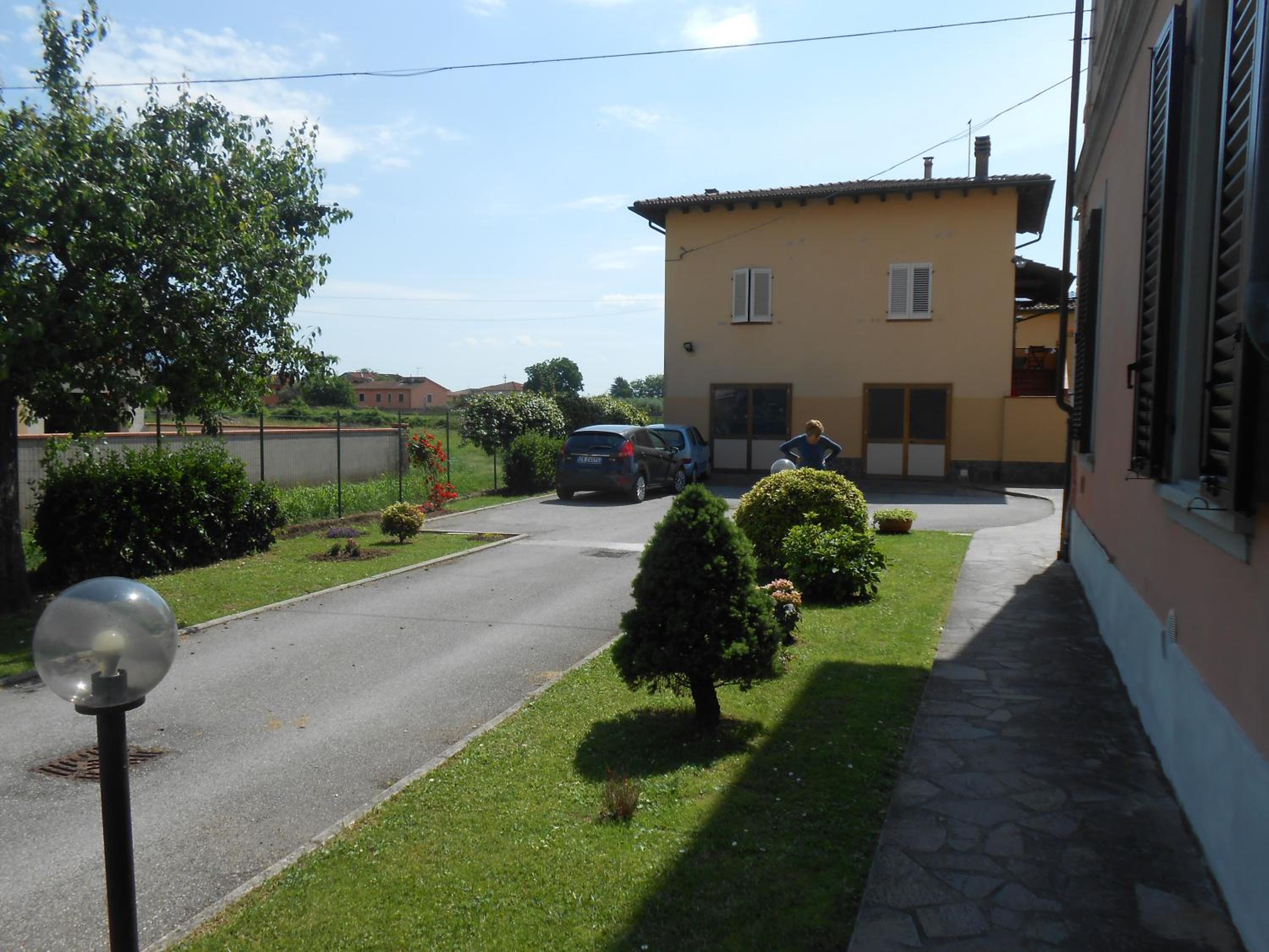 Photo 32