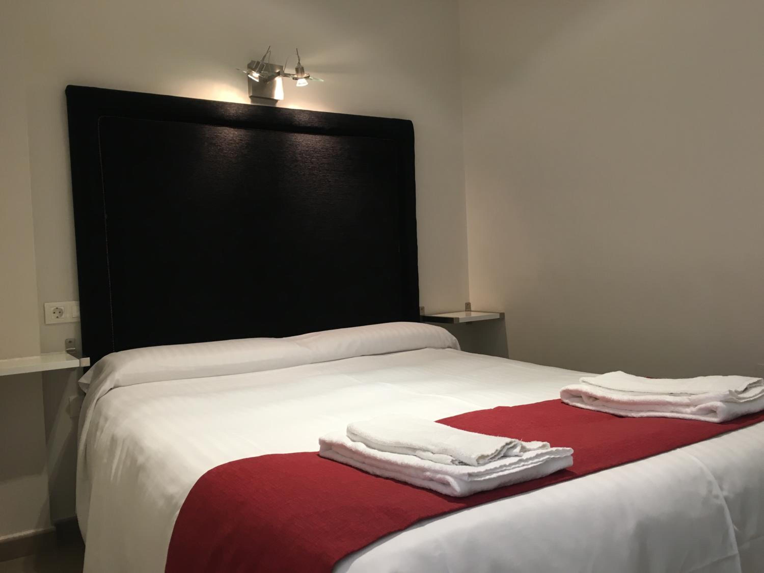 Apartamentos Pinar Málaga Centro - Carretería