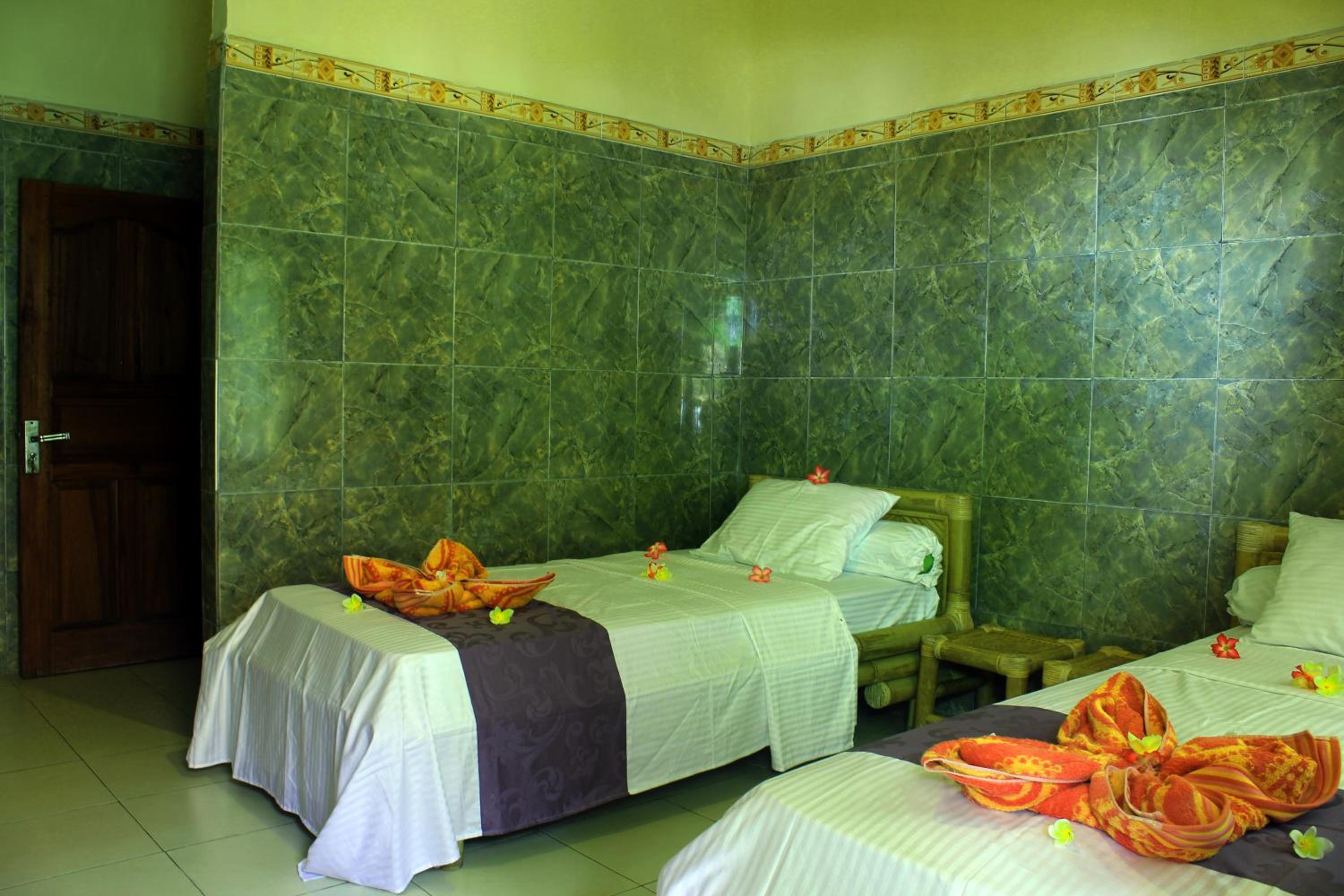 Krisna Bungalows and Restaurant