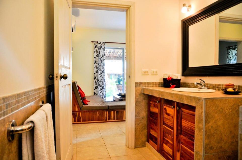 Costa Riki Apartments