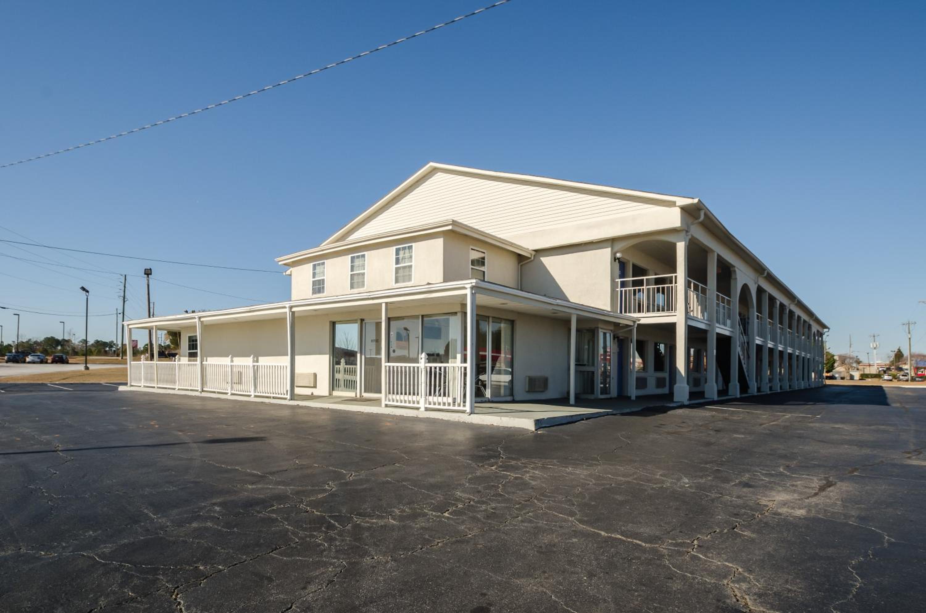 Motel 6-Commerce, GA