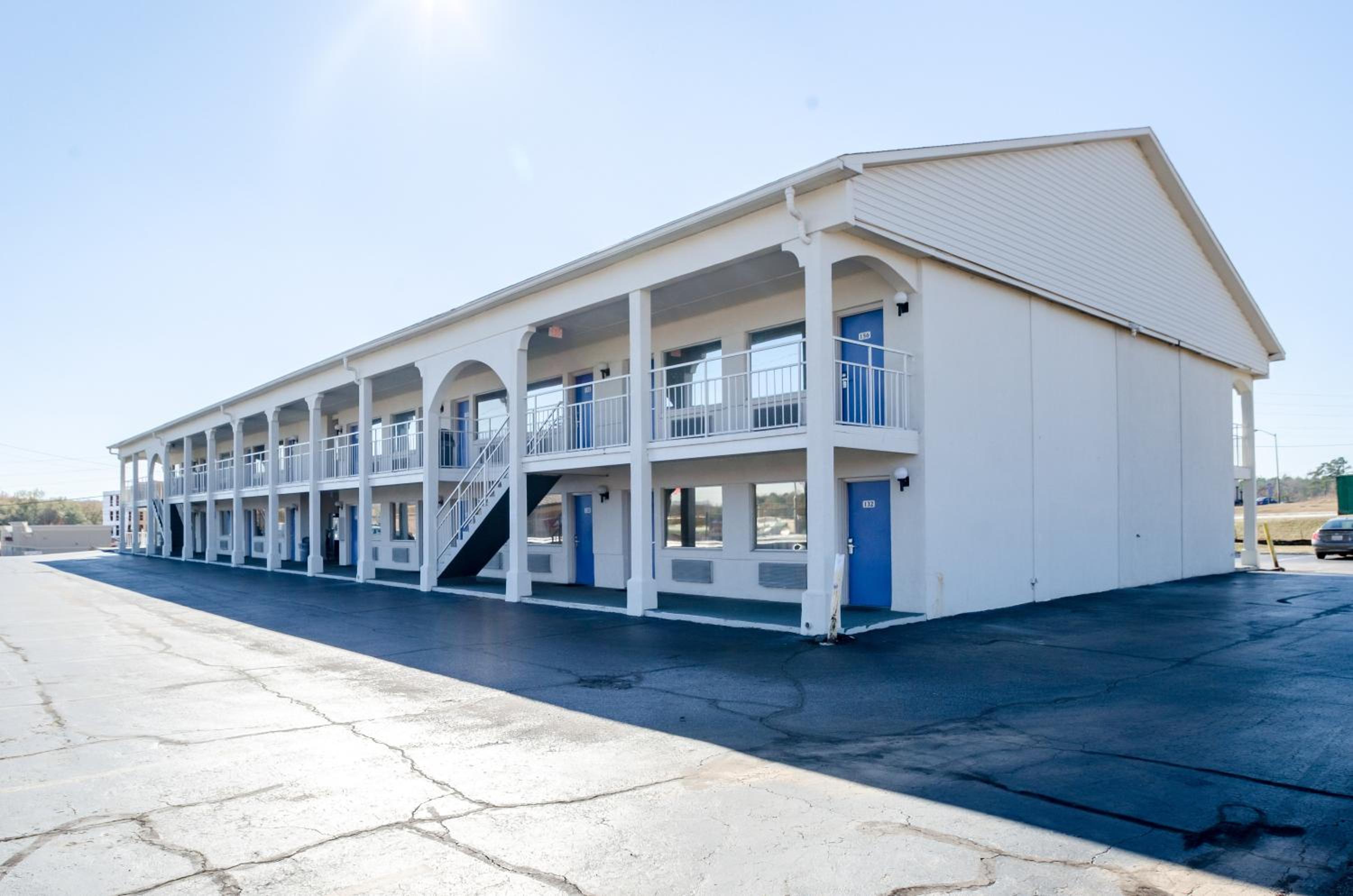 Motel 6-Commerce, GA