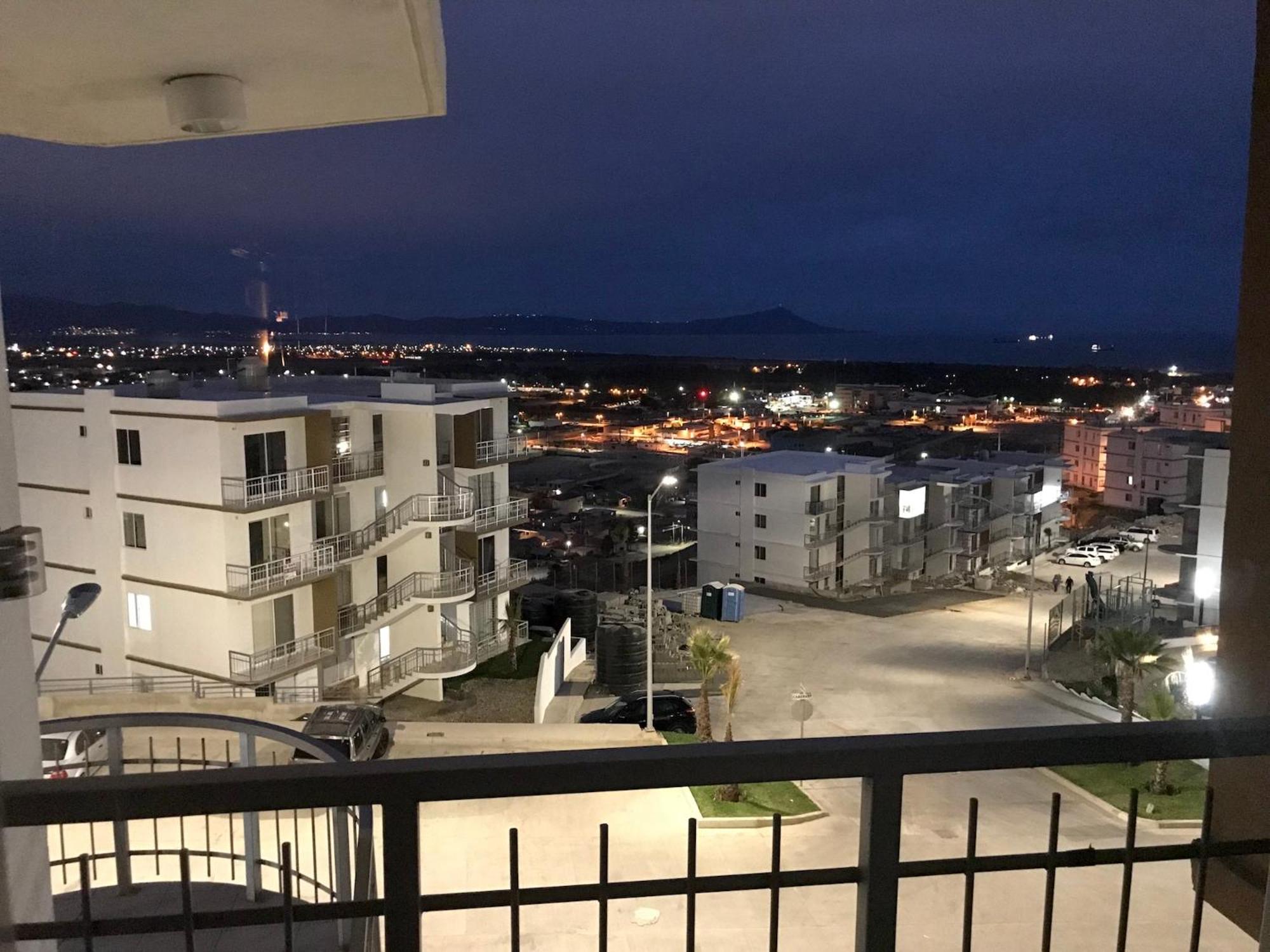 Fantastic & Cozy #10: Condo Close to the Beach view 3