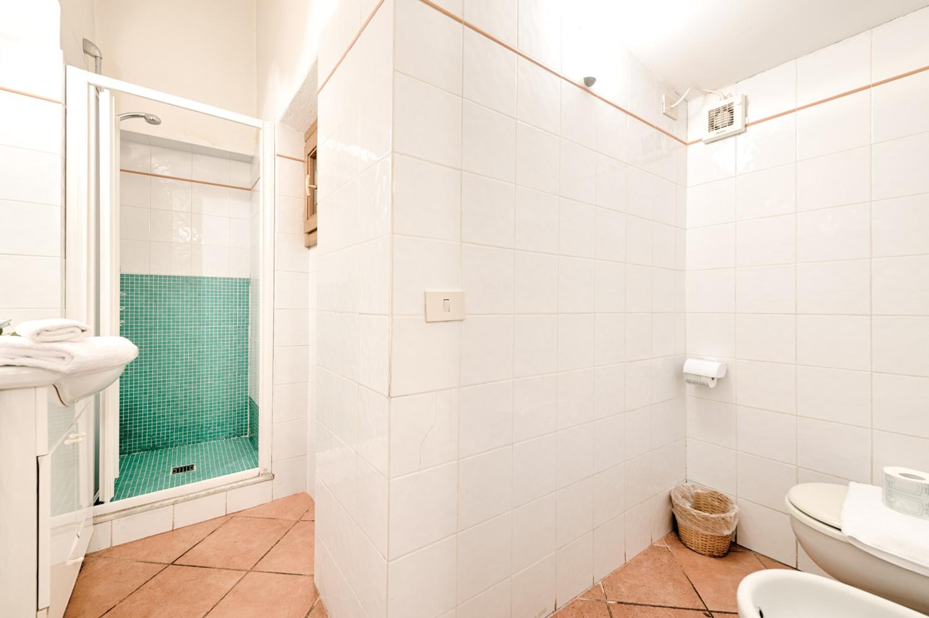 Campuccio 21 by Mmega en Florence — bathroom