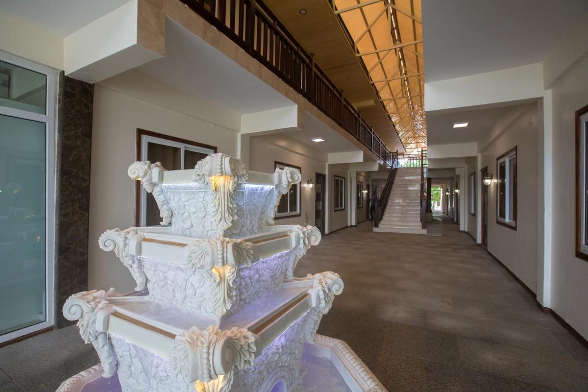 Royal Mansion