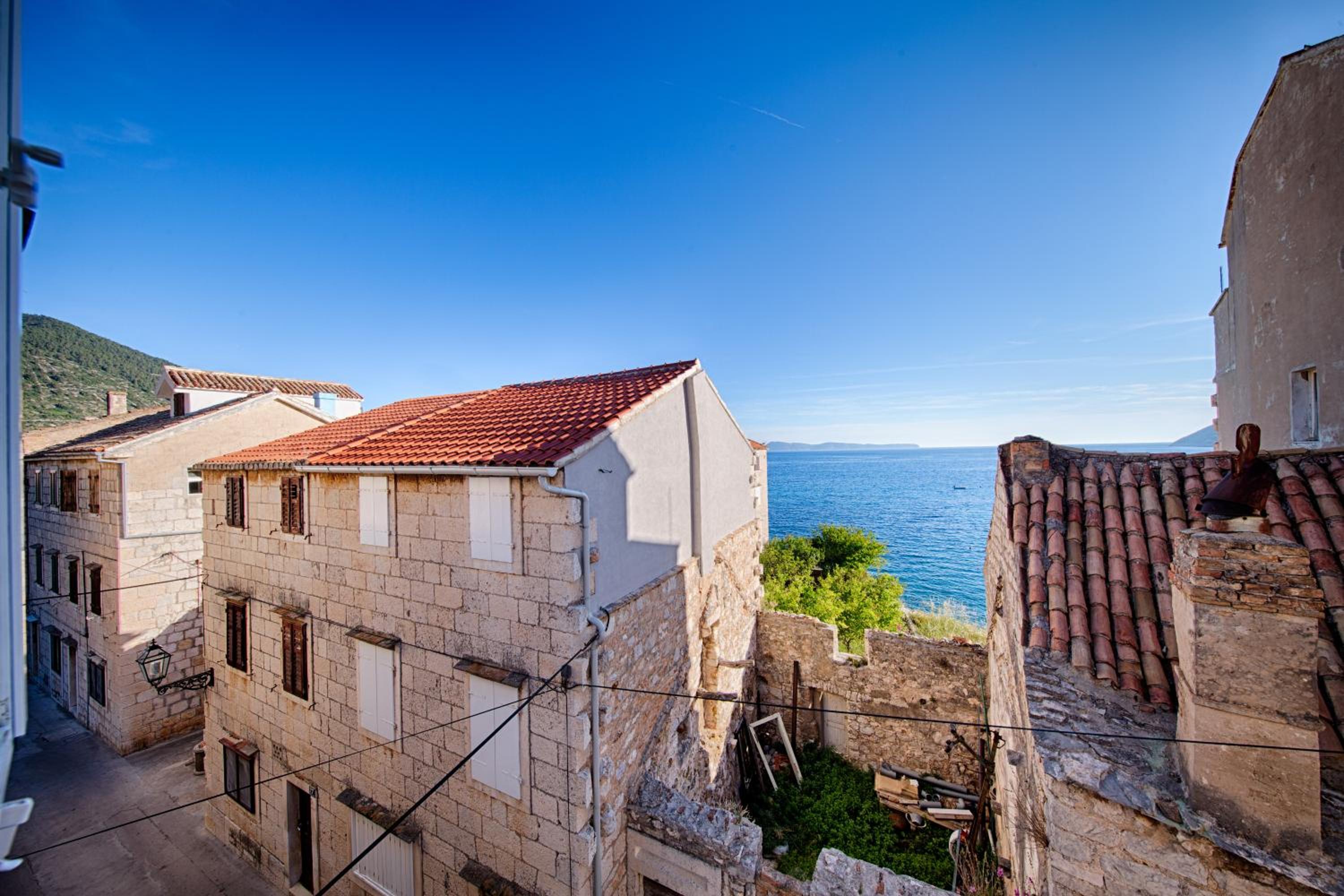 Apartments Marinkovic Komiza view 4