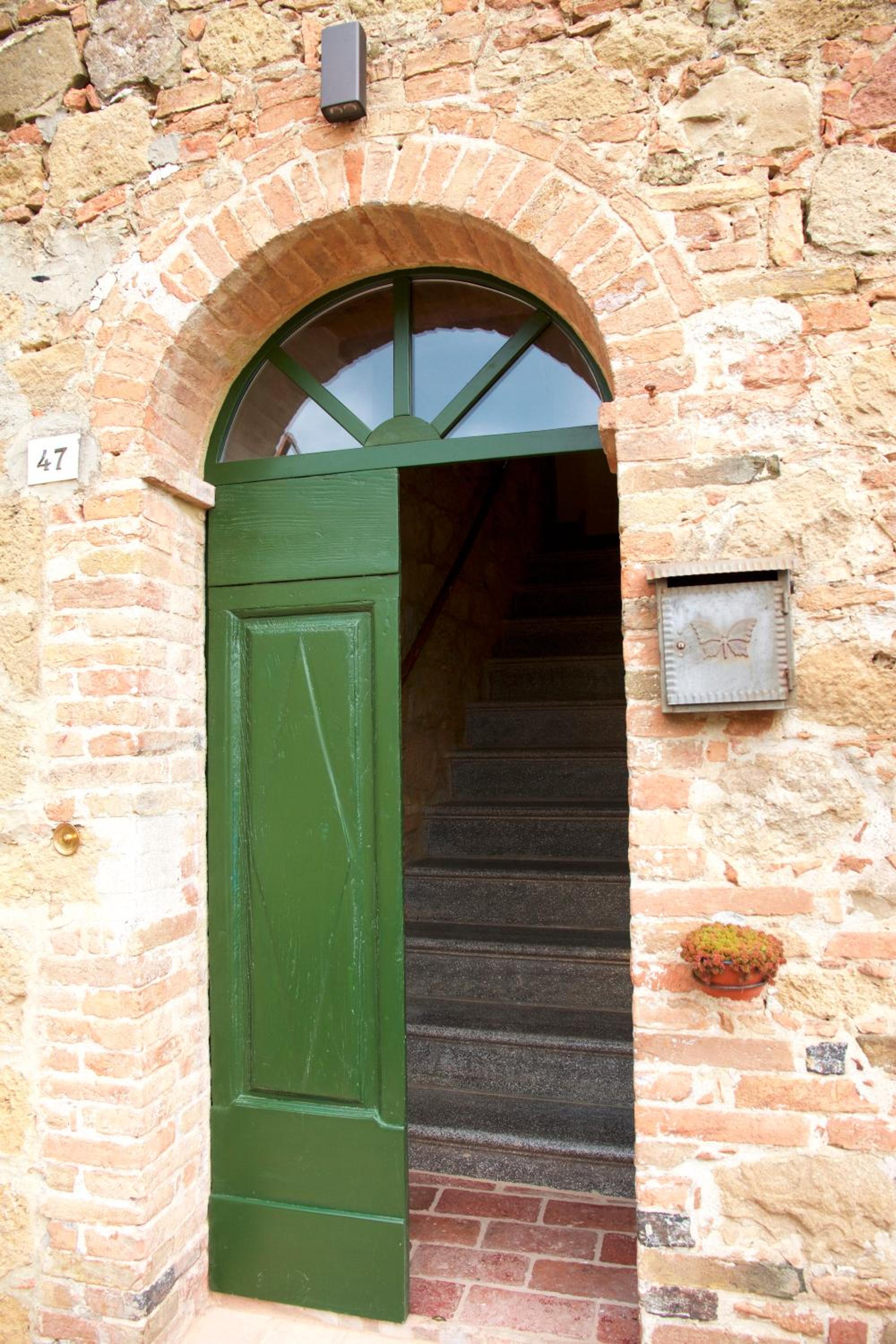 Photo 33