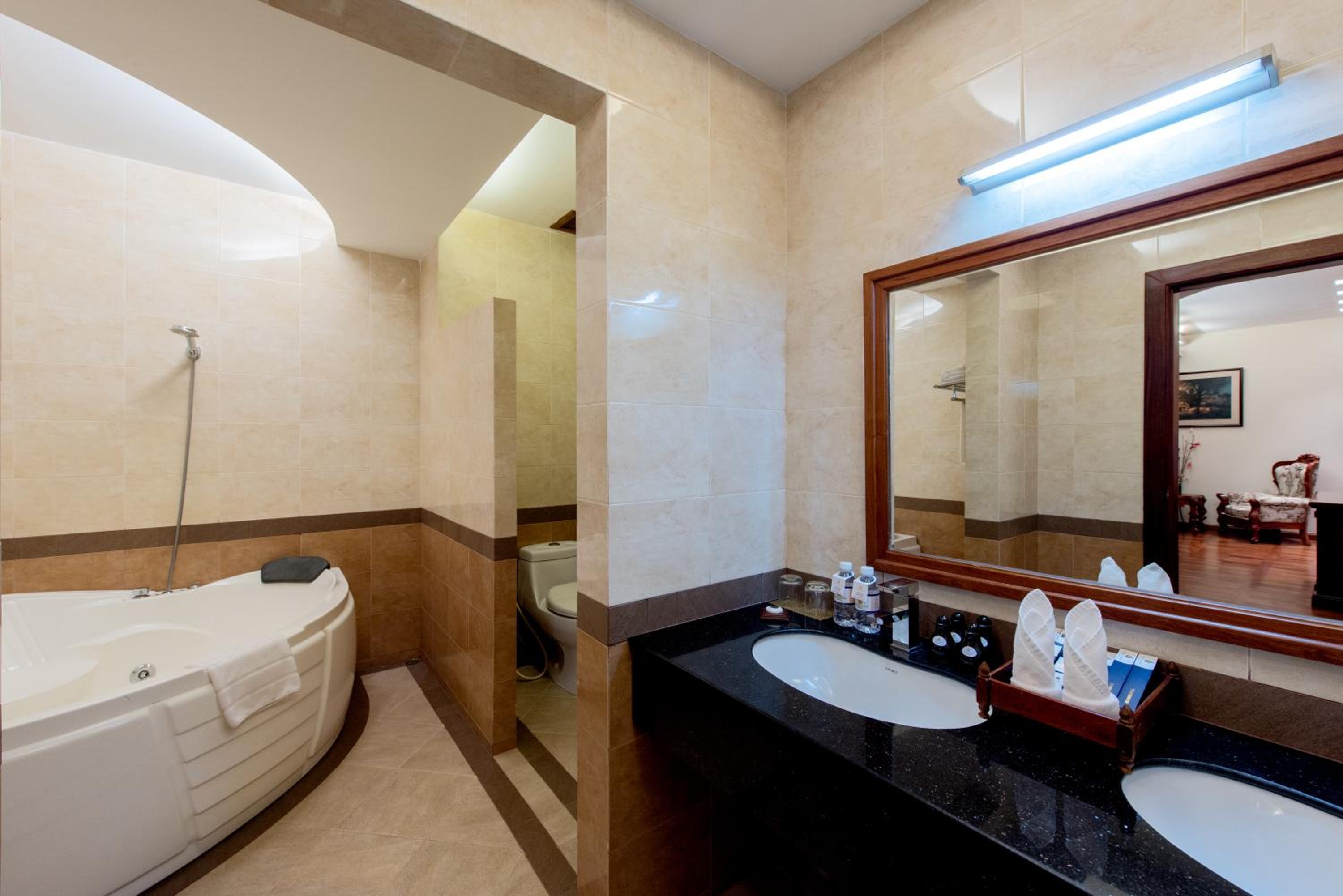 Pacific Hotel & Spa — 9
