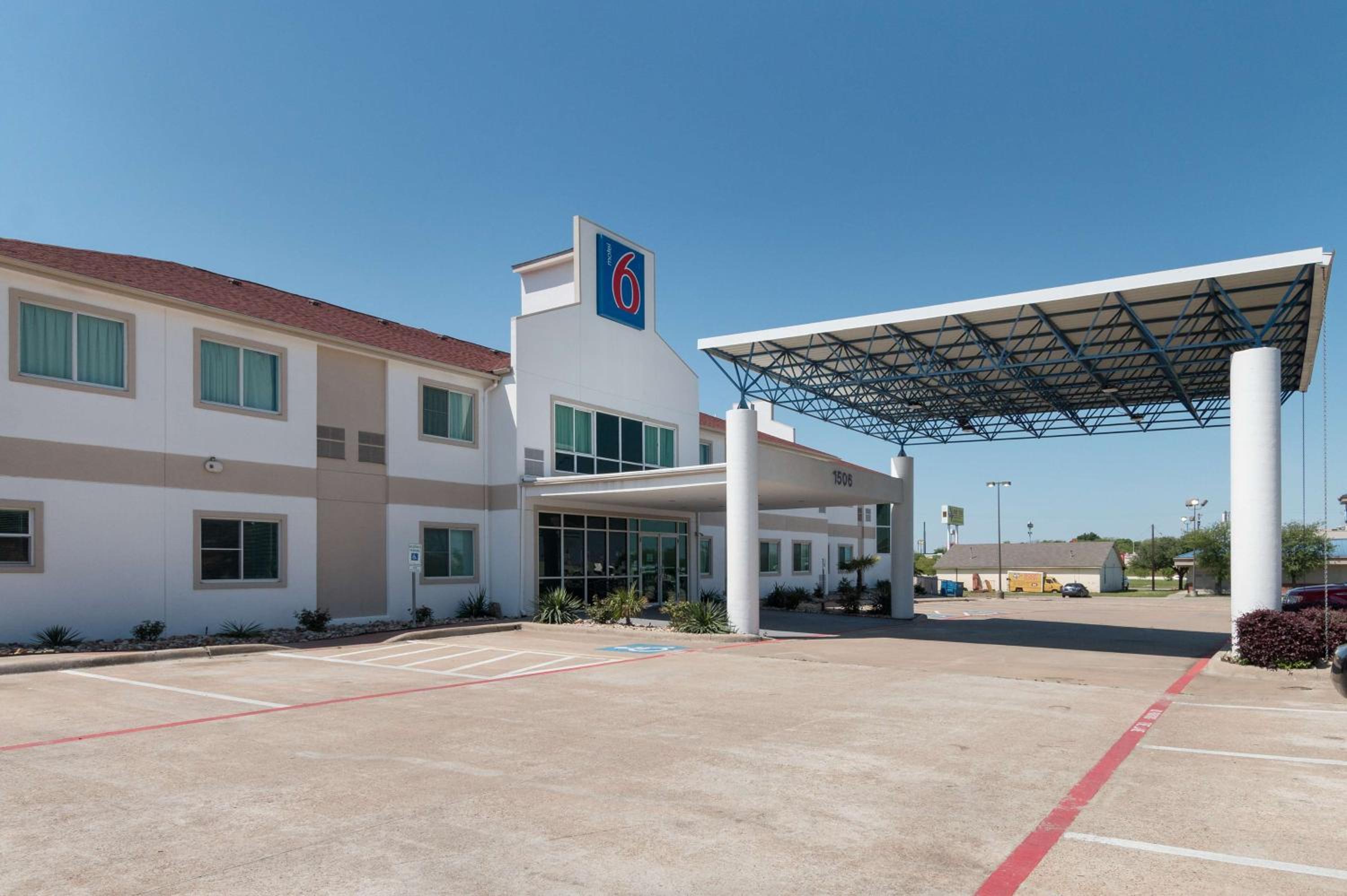 Motel 6-Hillsboro, TX