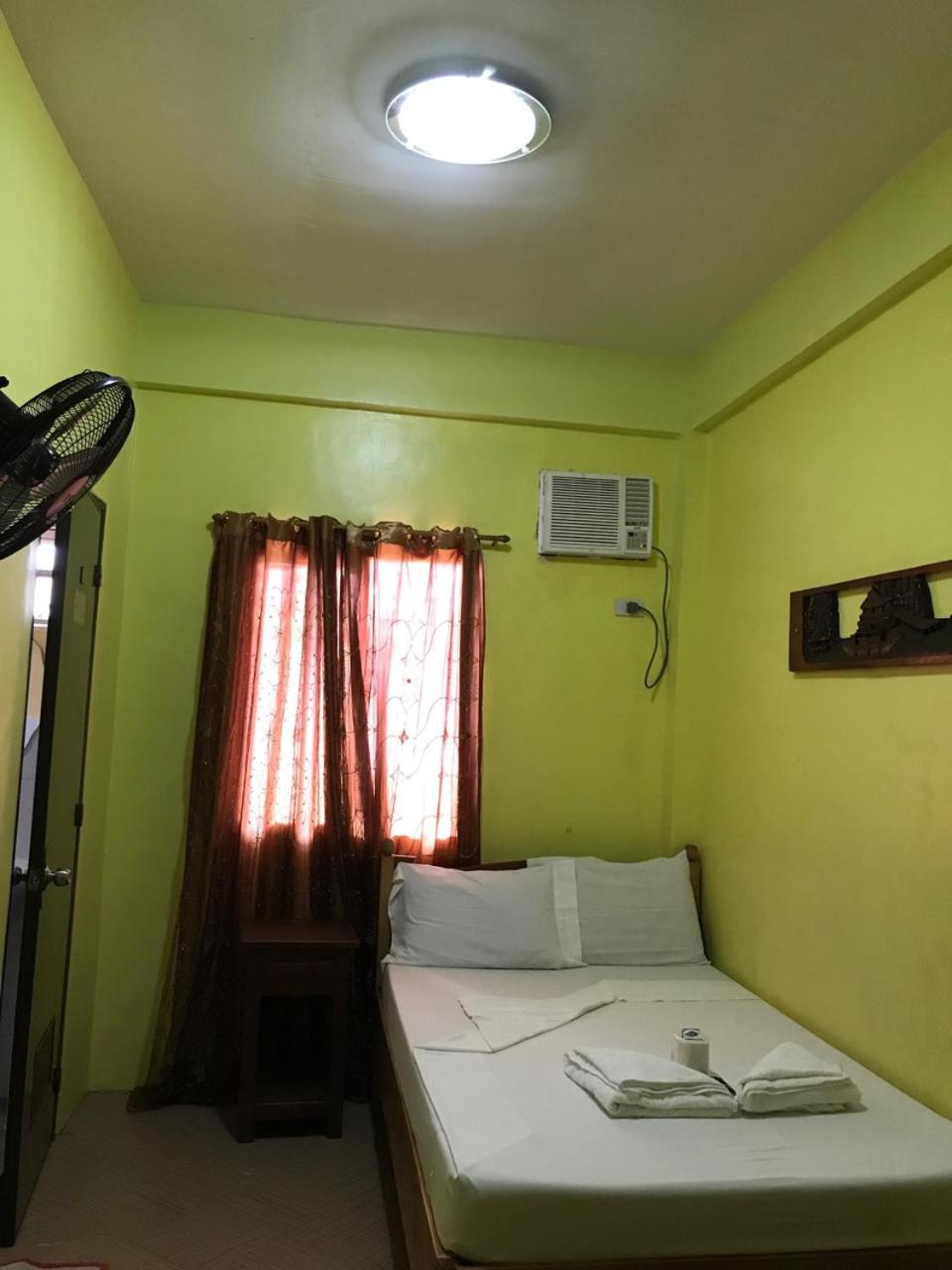 Luis Bay Travellers Lodge Coron