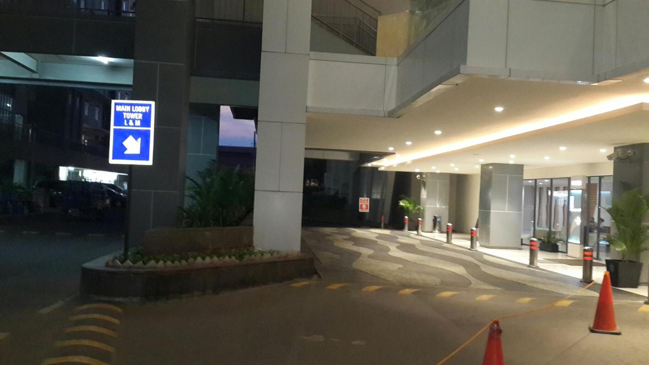 Robert's Condominium