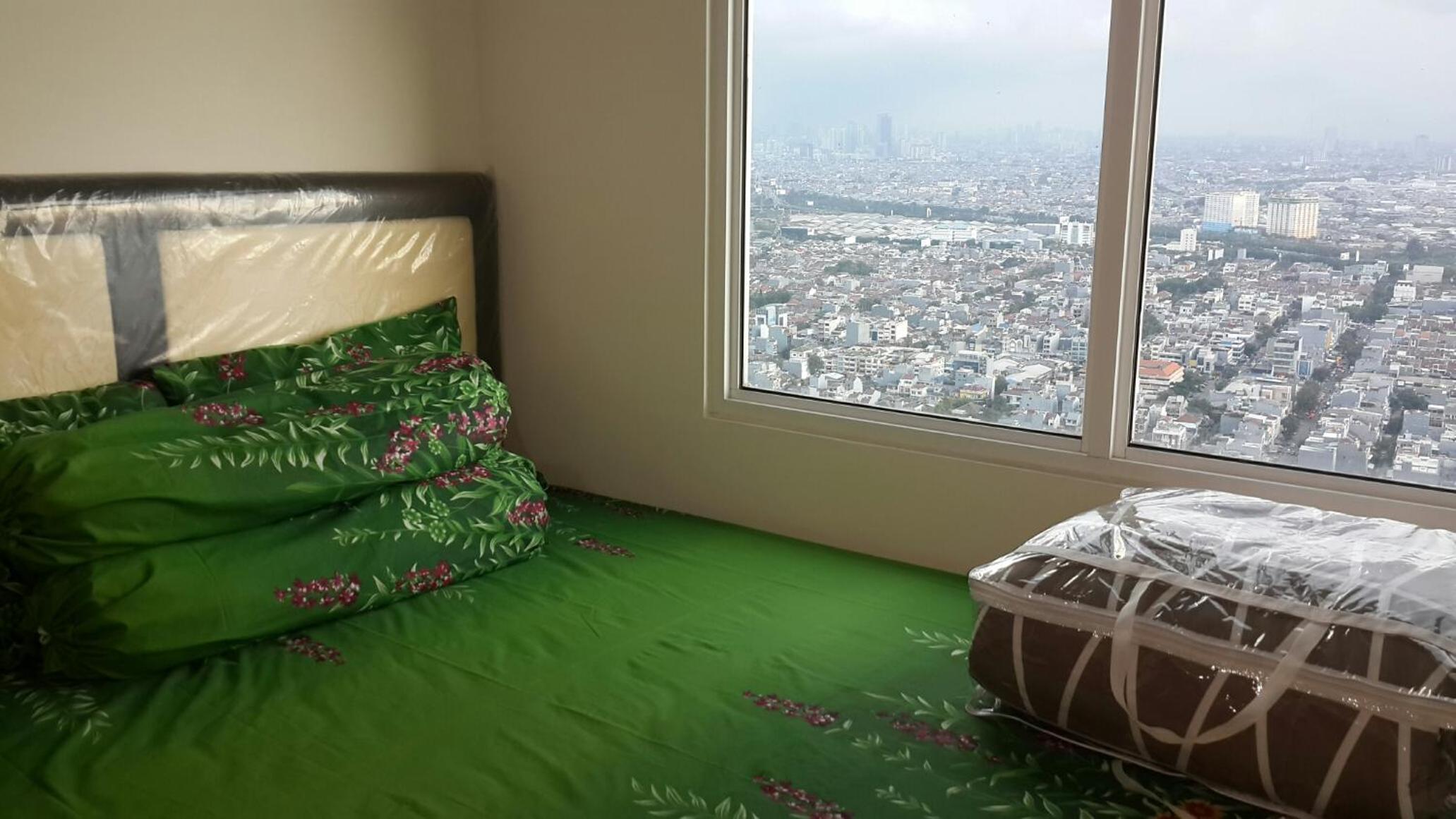 Robert's Condominium