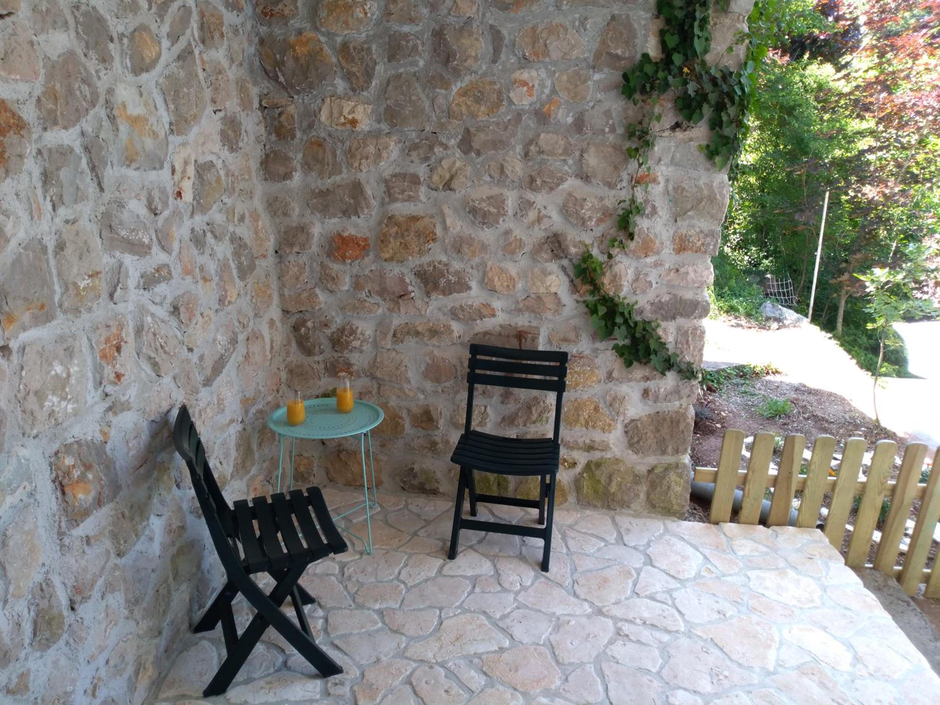 Photo 10