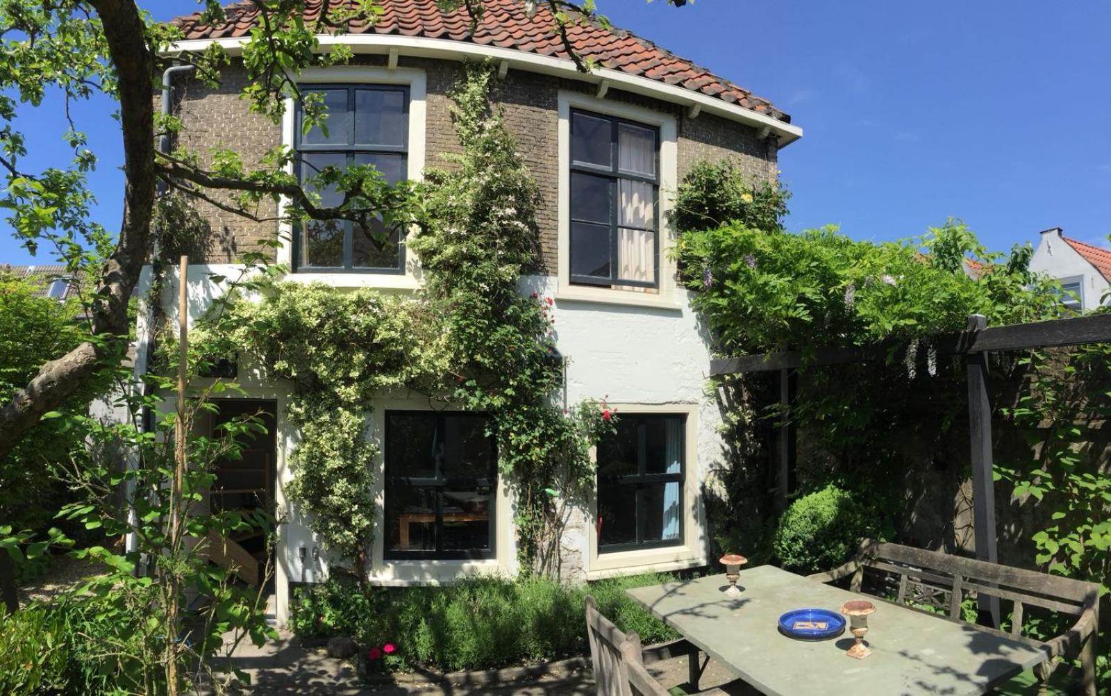 Apple Tree Cottage - charming home at beautiful canal in our idyllic garden view 3